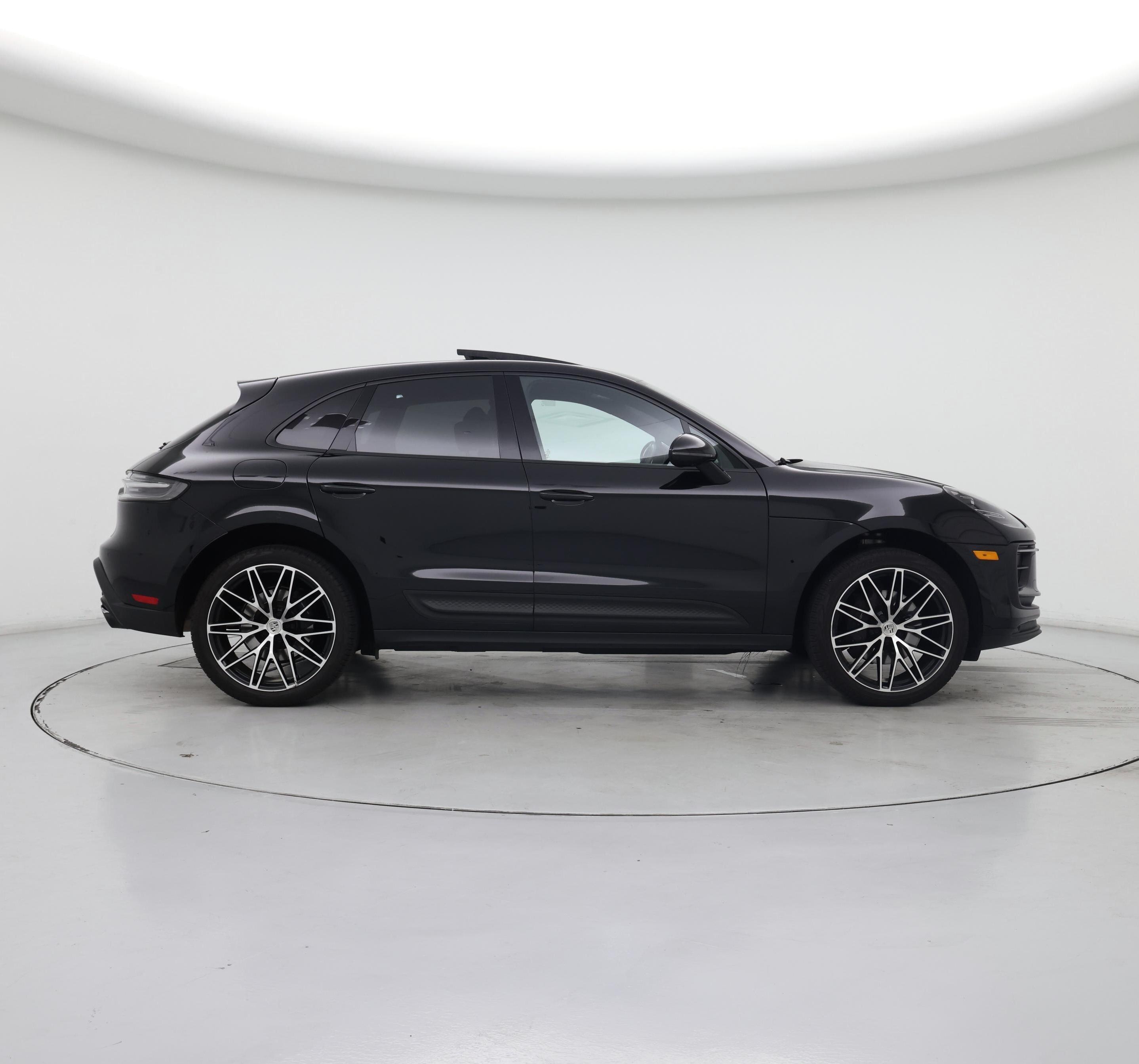Thumbnail: 2024 Porsche Macan - 7