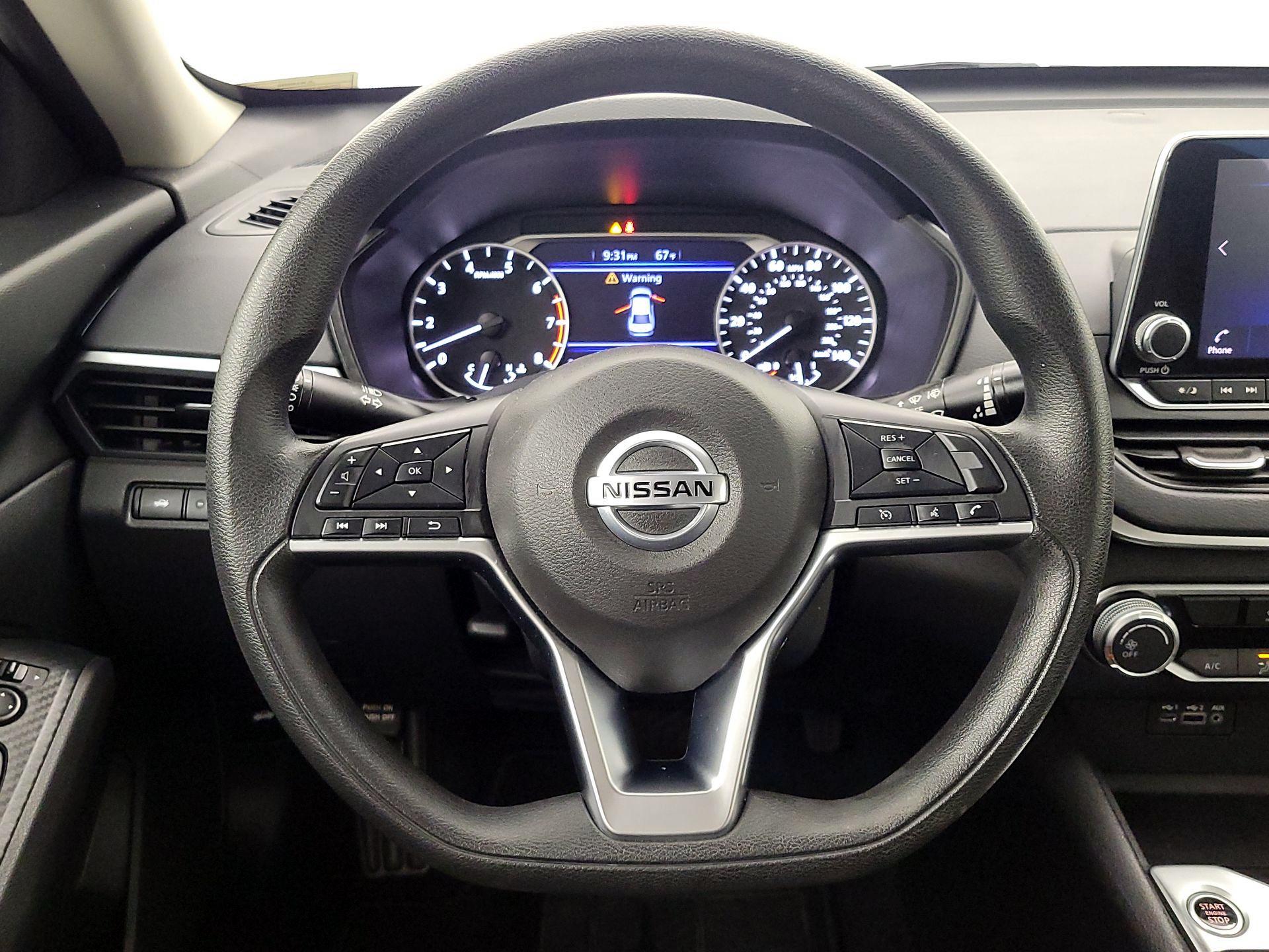 Thumbnail: 2020 Nissan Altima - 10