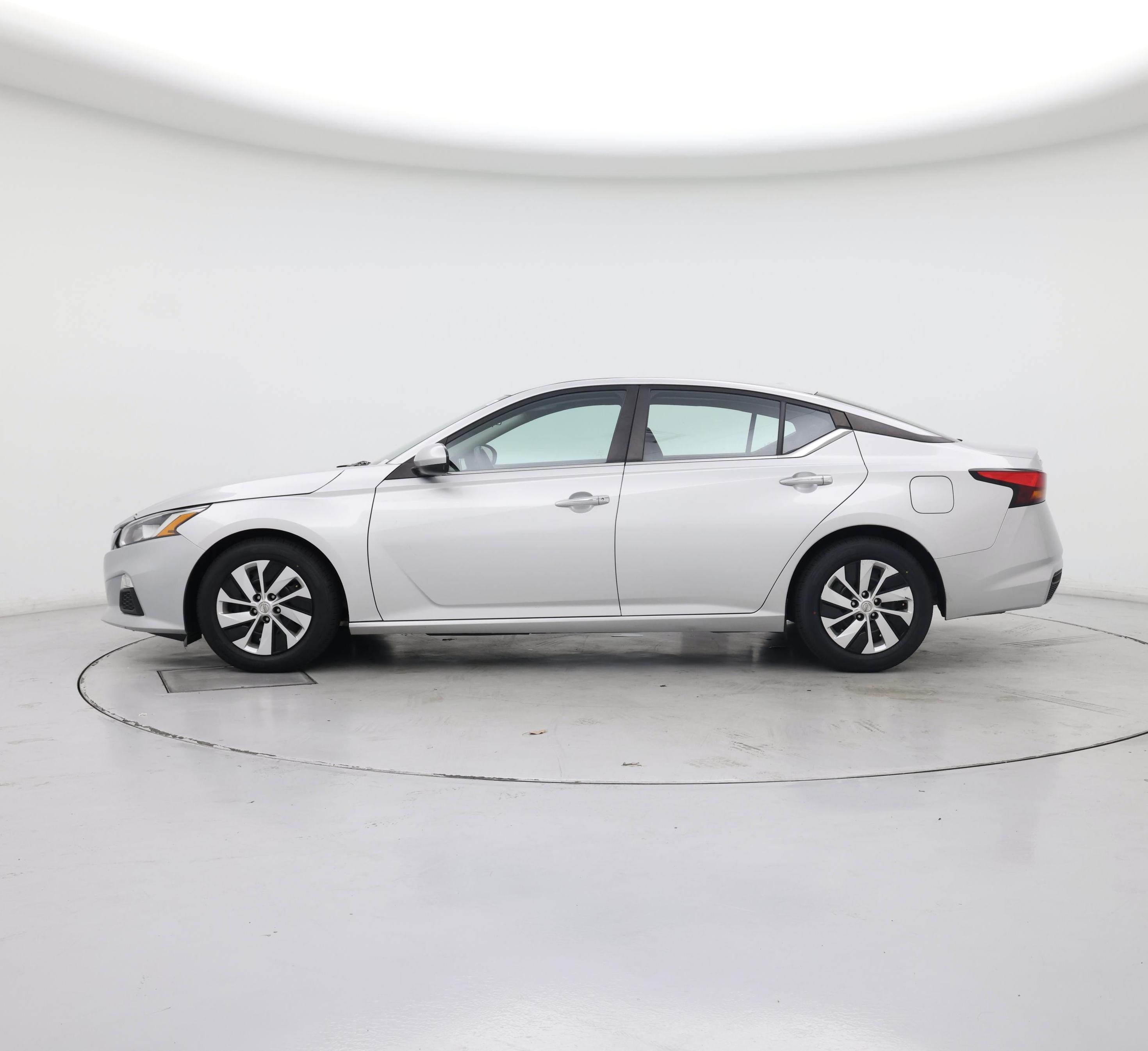 Thumbnail: 2020 Nissan Altima - 3