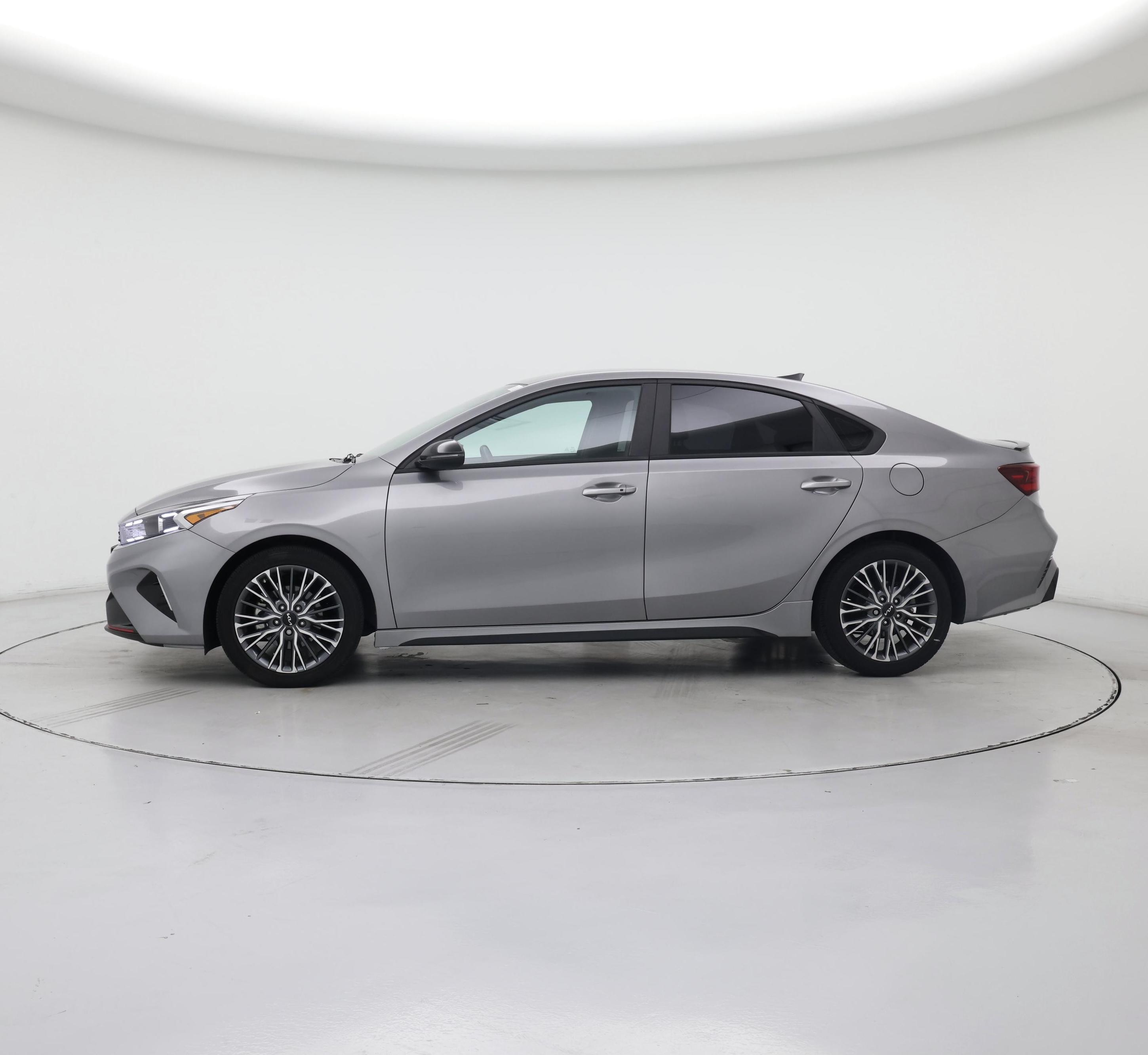 Thumbnail: 2023 Kia Forte - 3