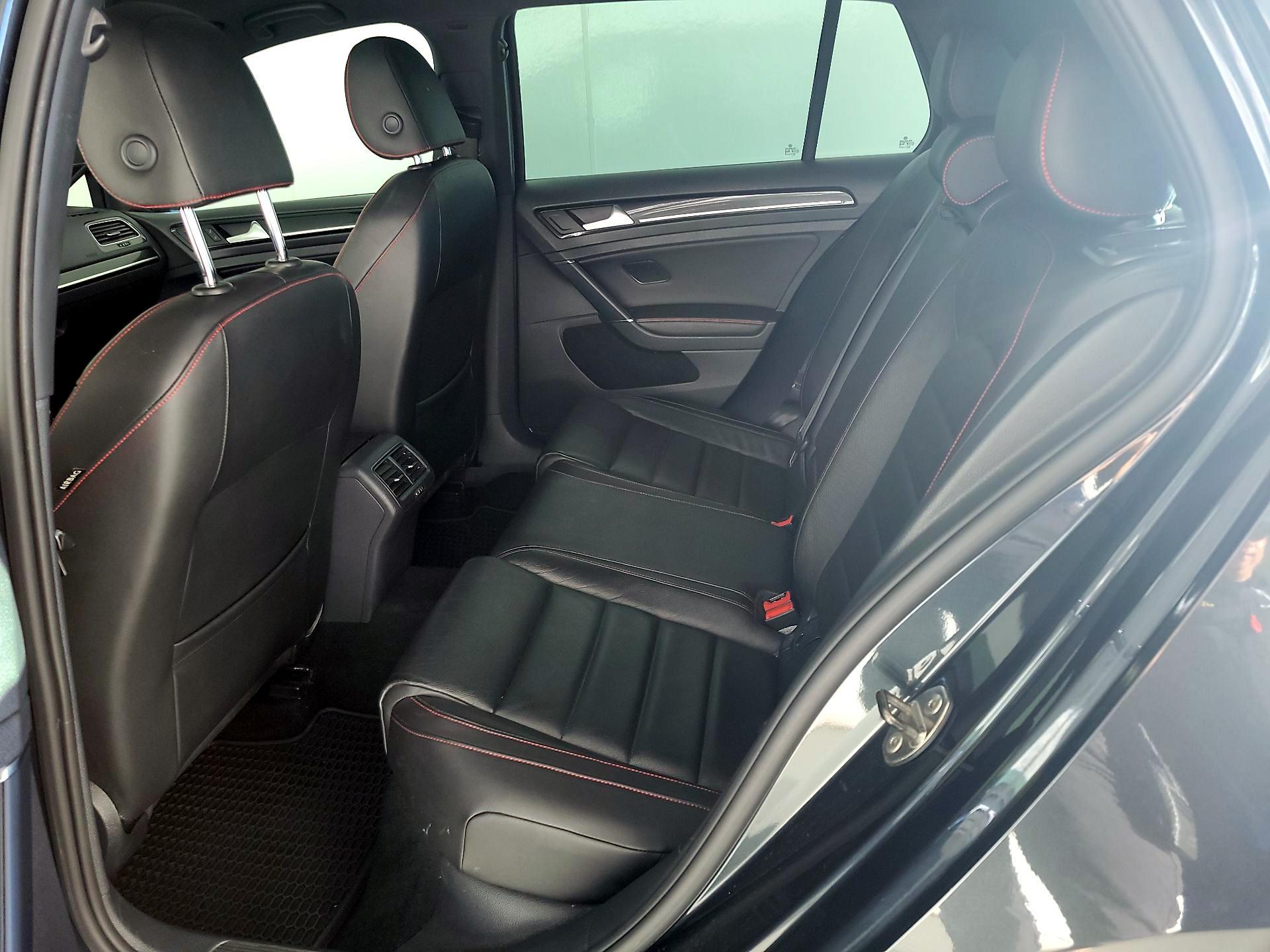 Thumbnail: 2016 Volkswagen Golf - 20