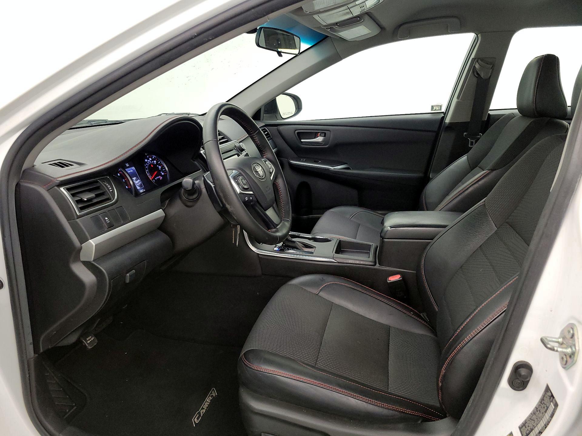 Thumbnail: 2016 Toyota Camry - 11
