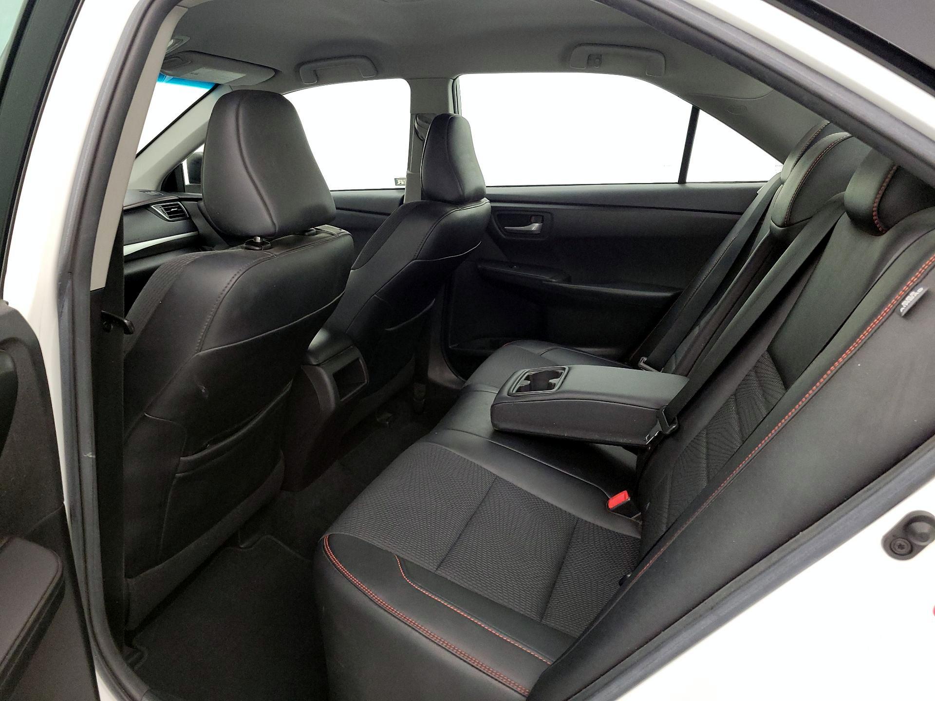 Thumbnail: 2016 Toyota Camry - 19