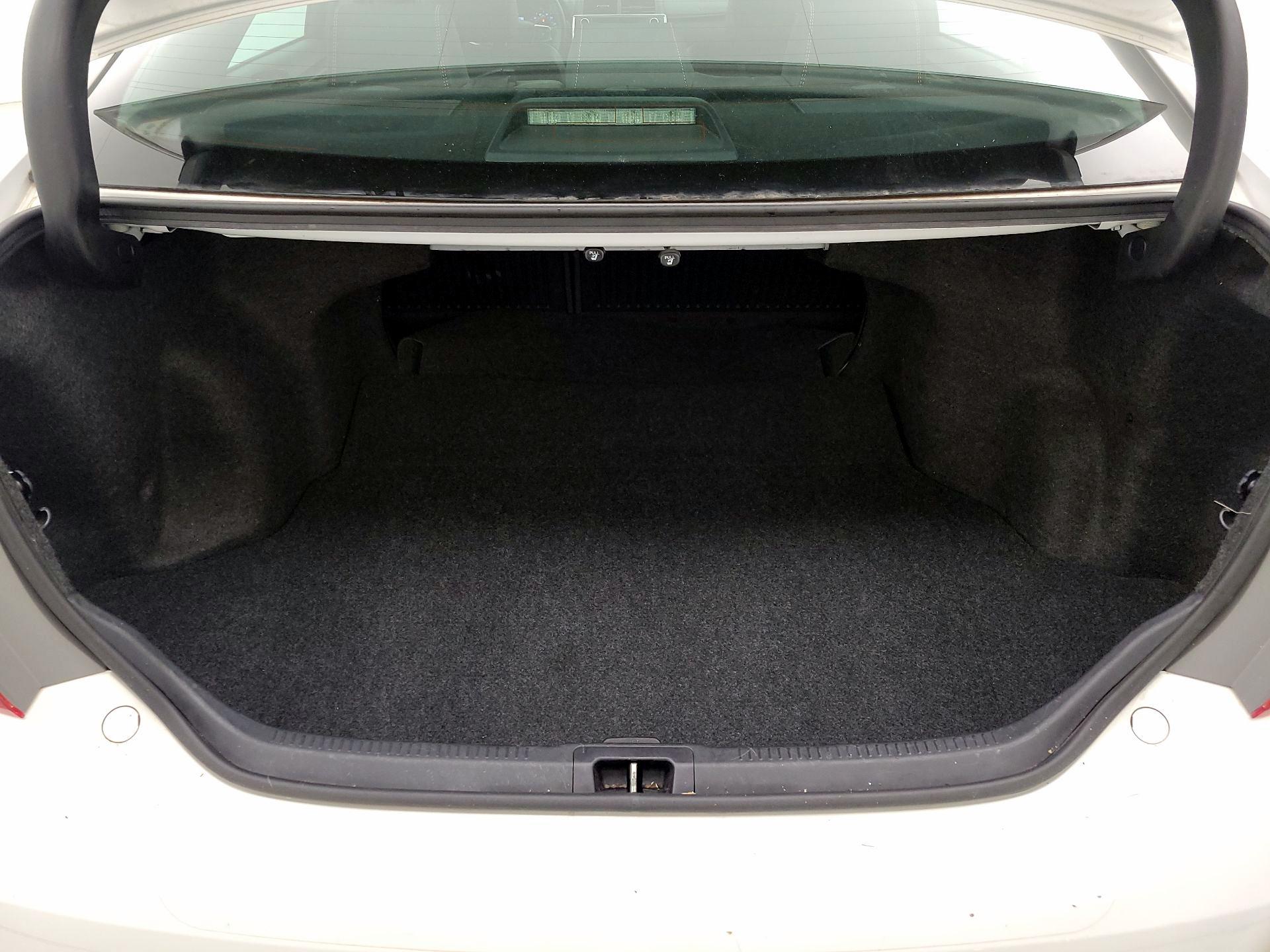 Thumbnail: 2016 Toyota Camry - 20
