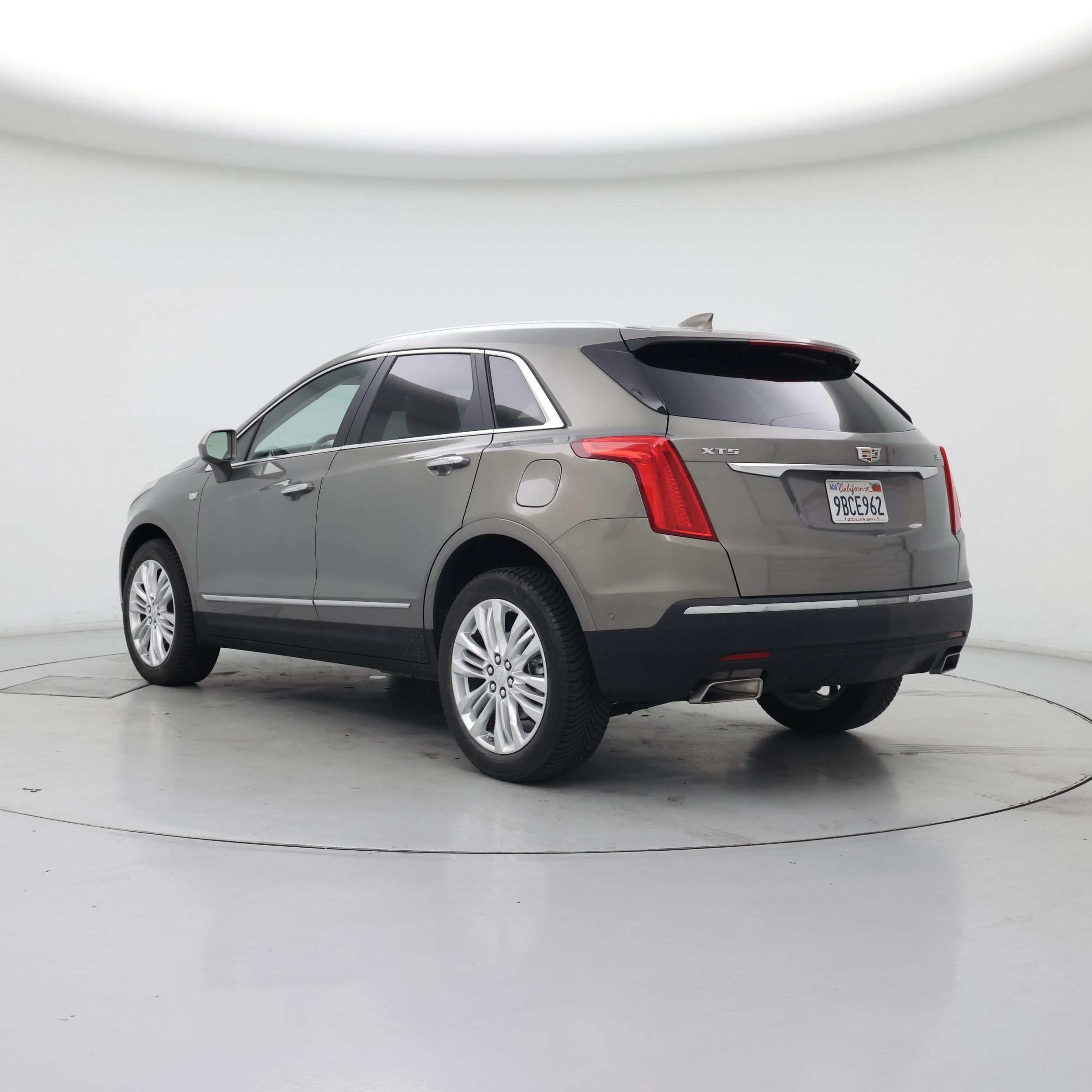 Thumbnail: 2019 Cadillac XT5 - 2