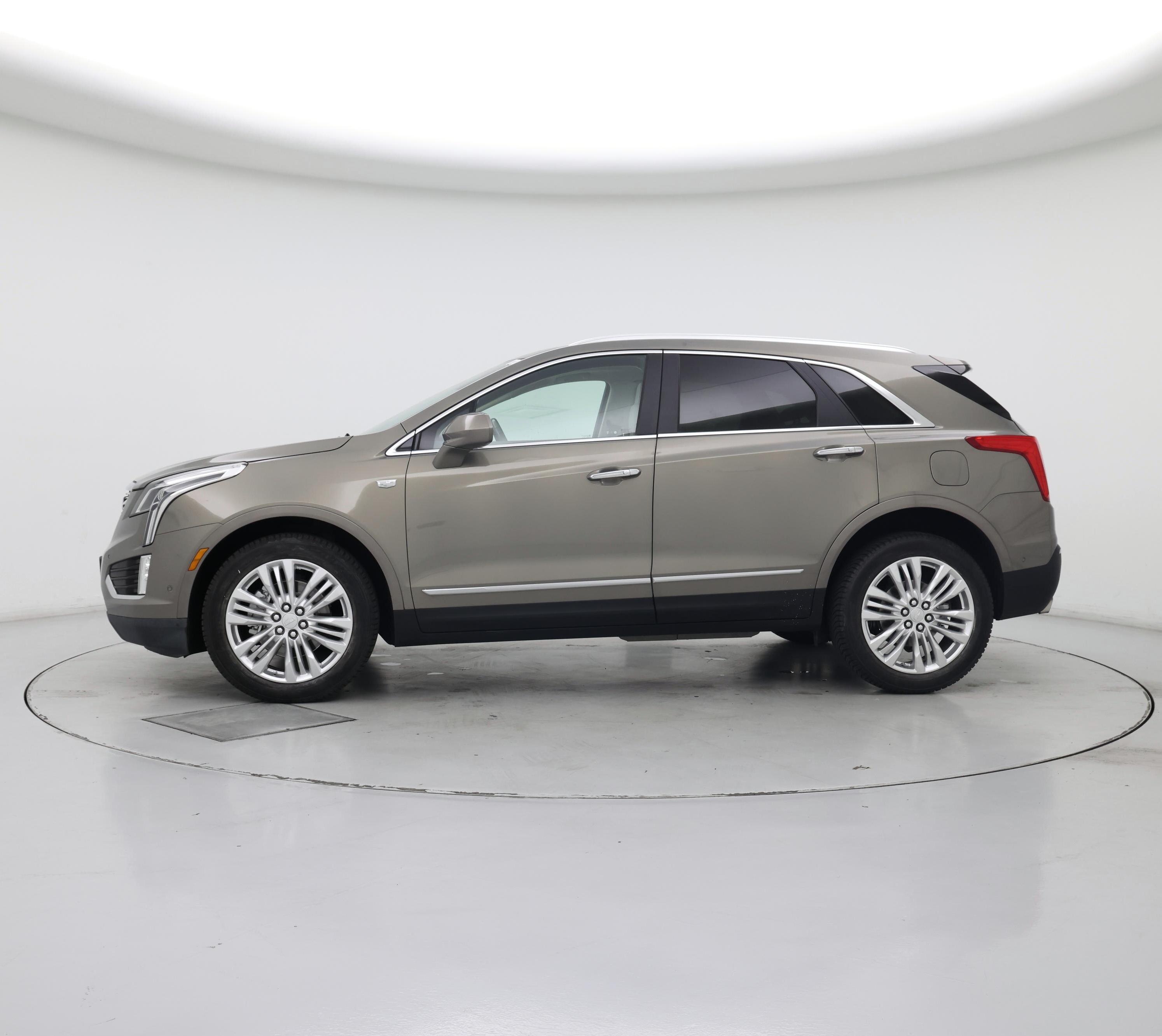 Thumbnail: 2019 Cadillac XT5 - 3