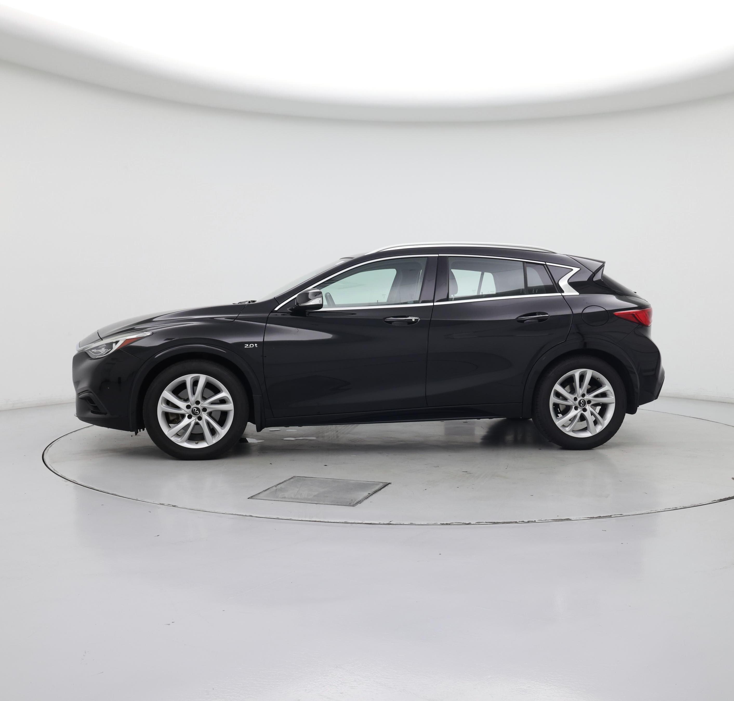 Thumbnail: 2018 INFINITI QX30 - 3