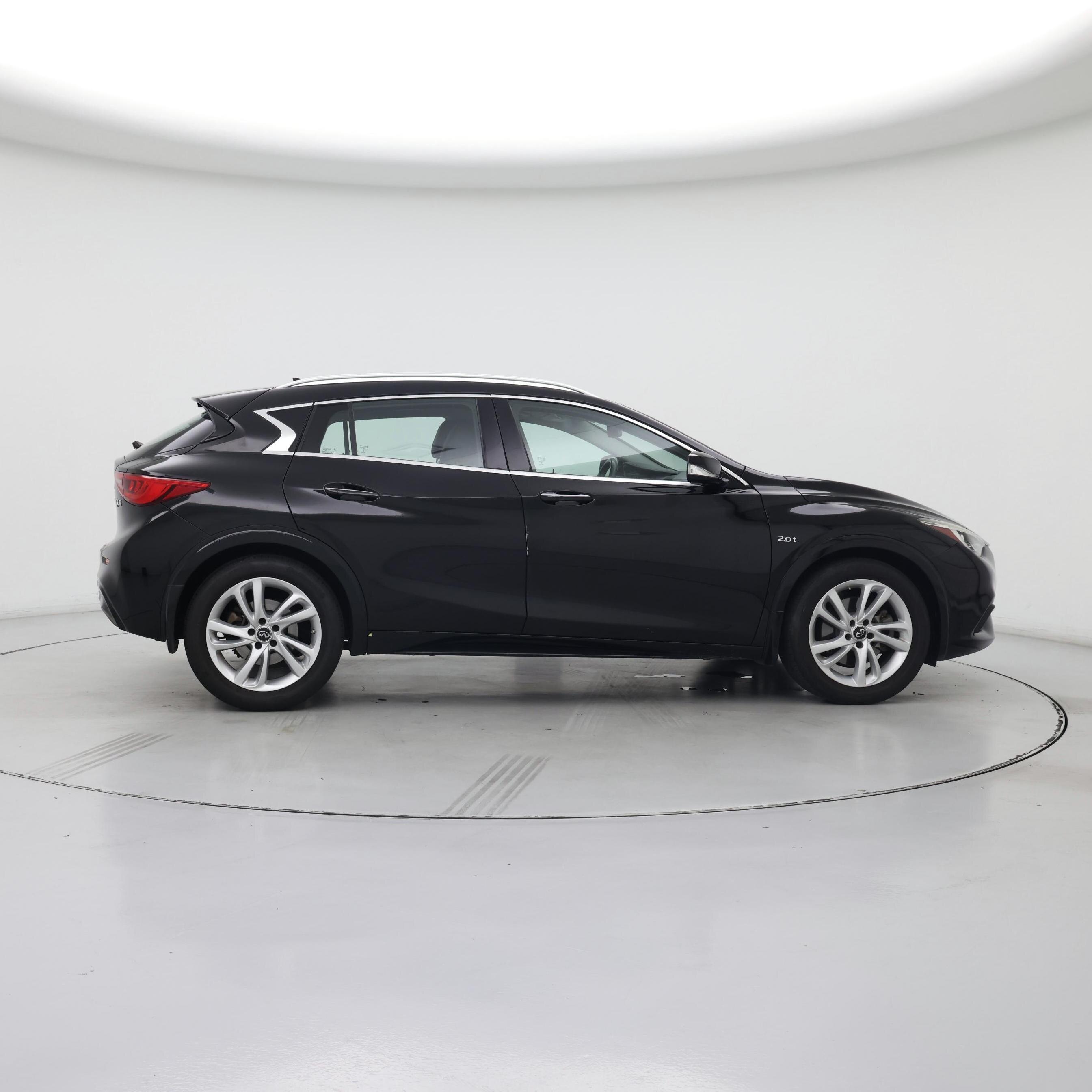 Thumbnail: 2018 INFINITI QX30 - 7