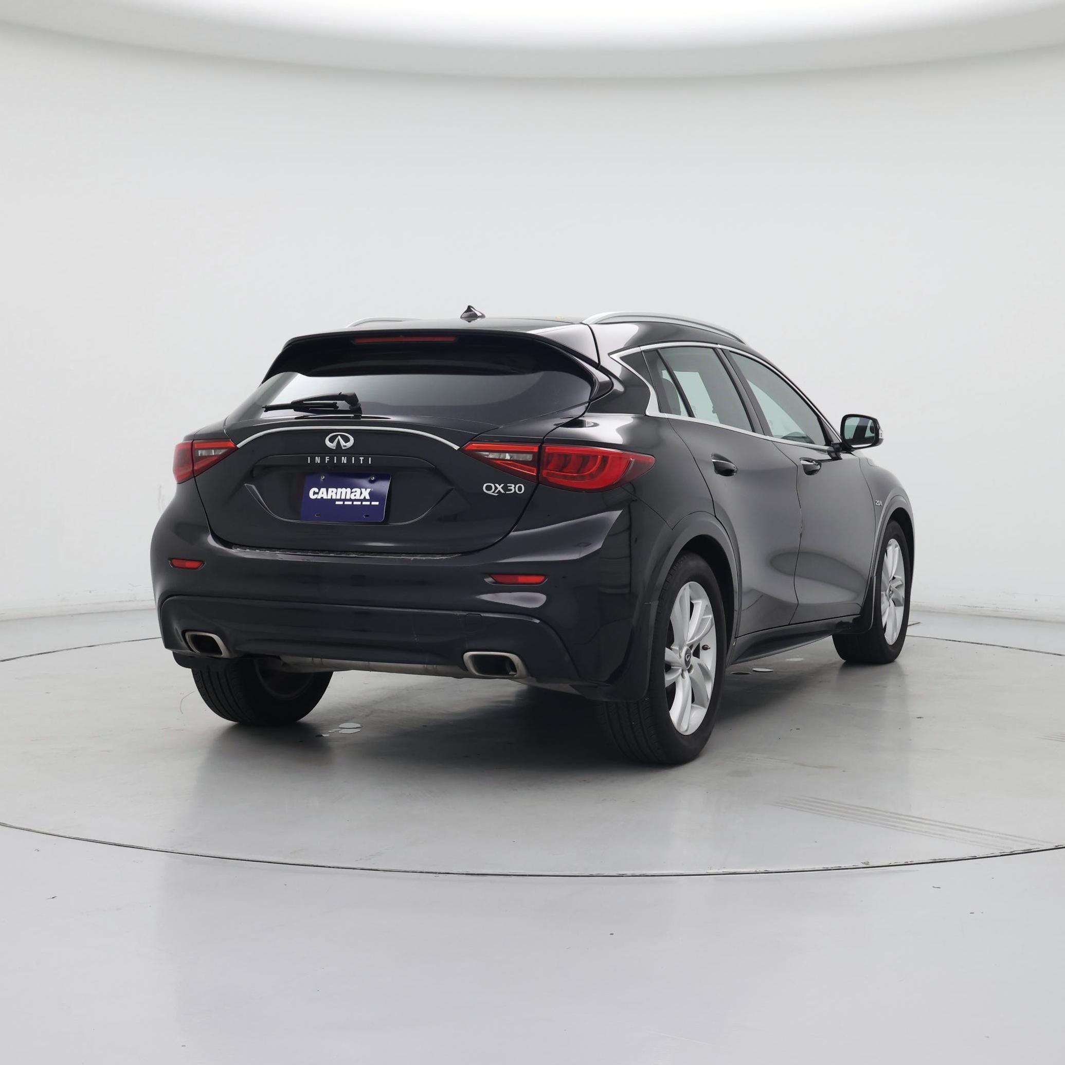 Thumbnail: 2018 INFINITI QX30 - 8