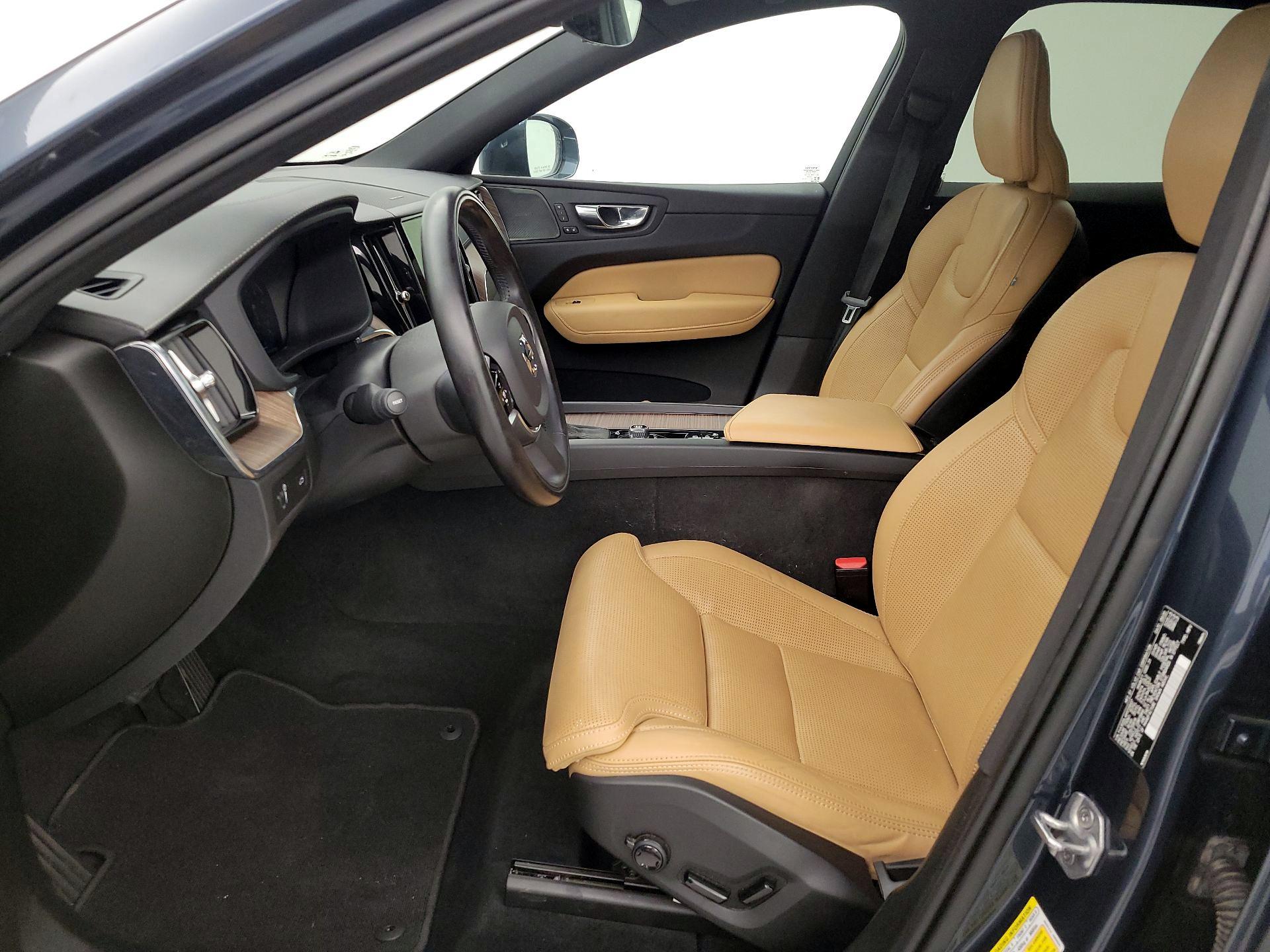 Thumbnail: 2021 Volvo XC60 - 11