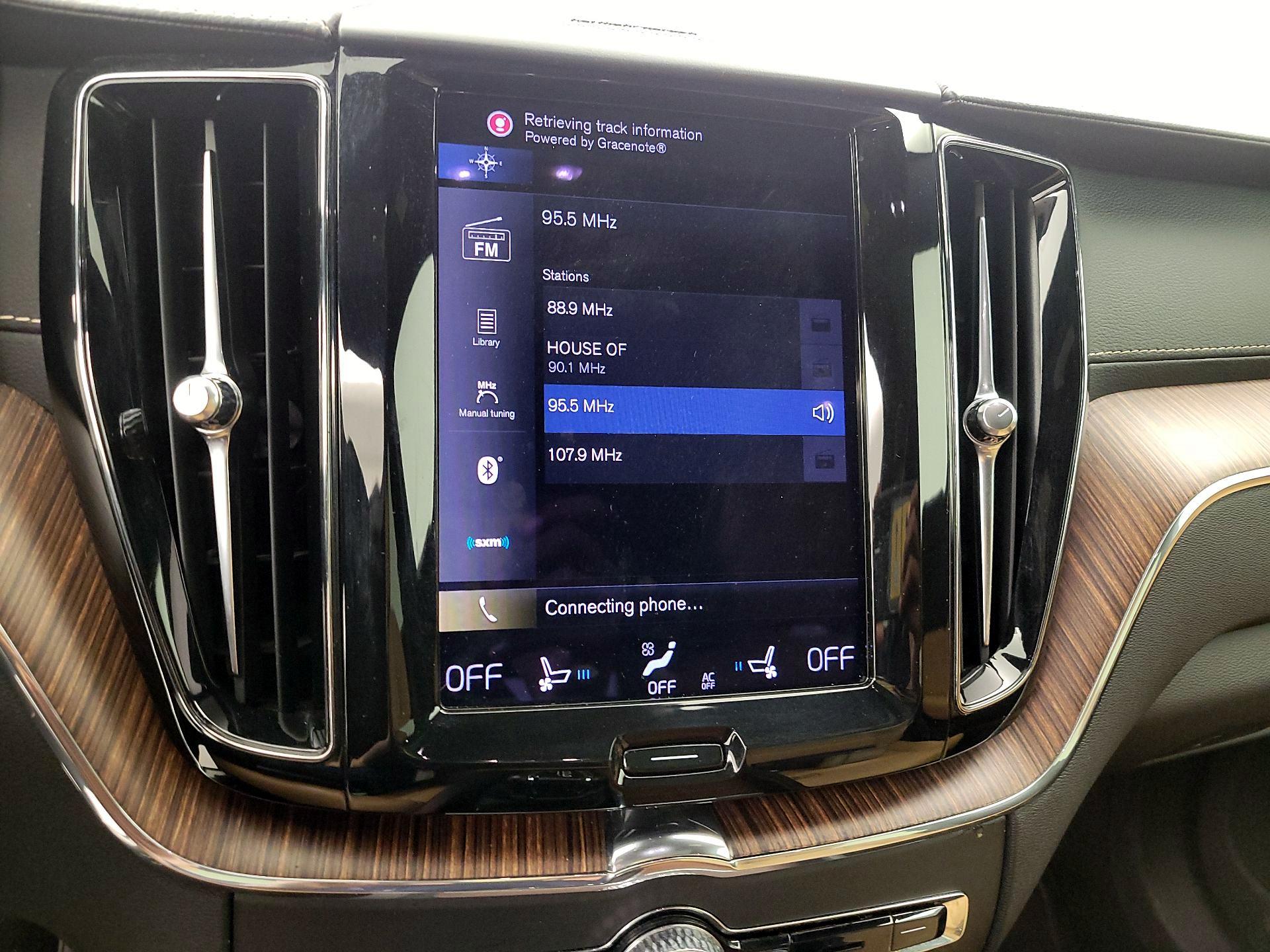 Thumbnail: 2021 Volvo XC60 - 16