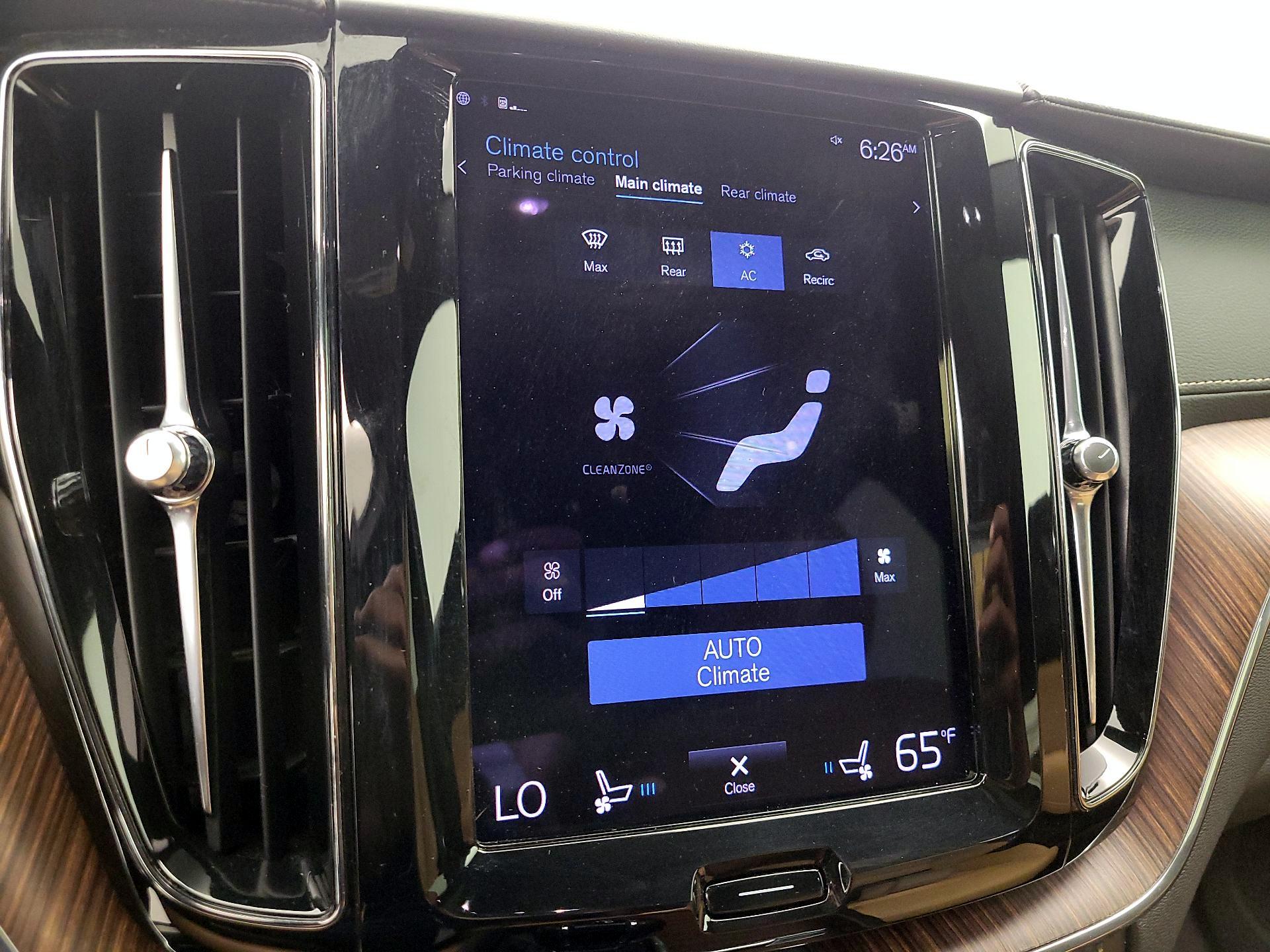 Thumbnail: 2021 Volvo XC60 - 17