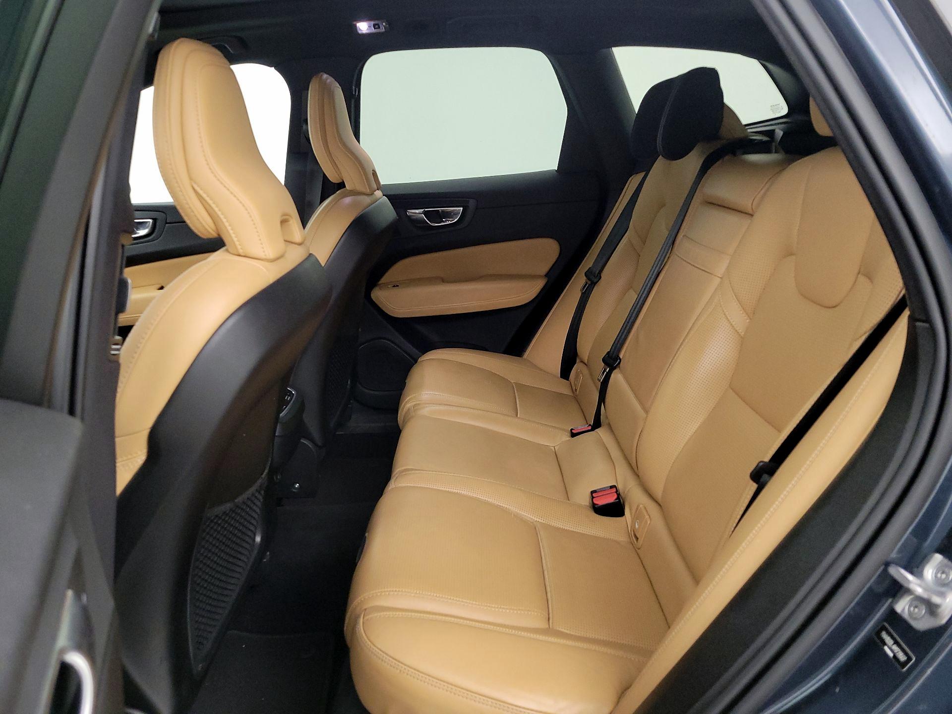 Thumbnail: 2021 Volvo XC60 - 20