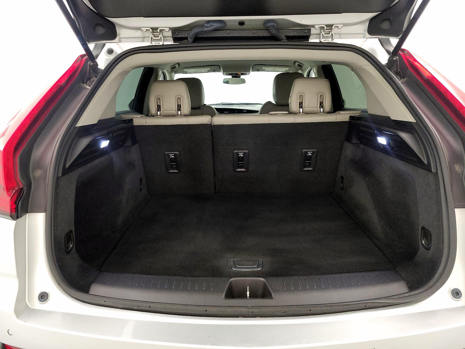 Thumbnail: 2019 Cadillac XT4 - 20