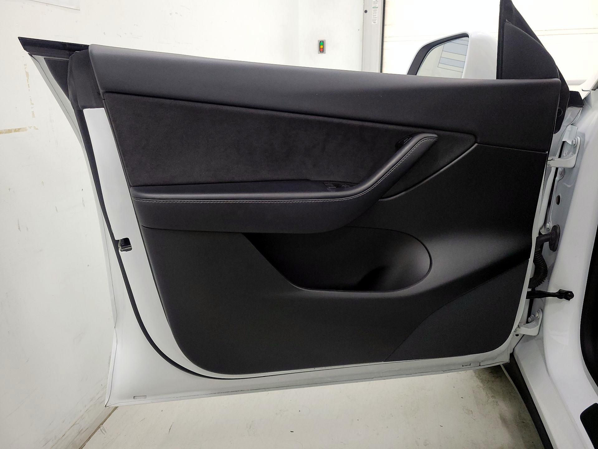 Thumbnail: 2021 Tesla Model Y - 12