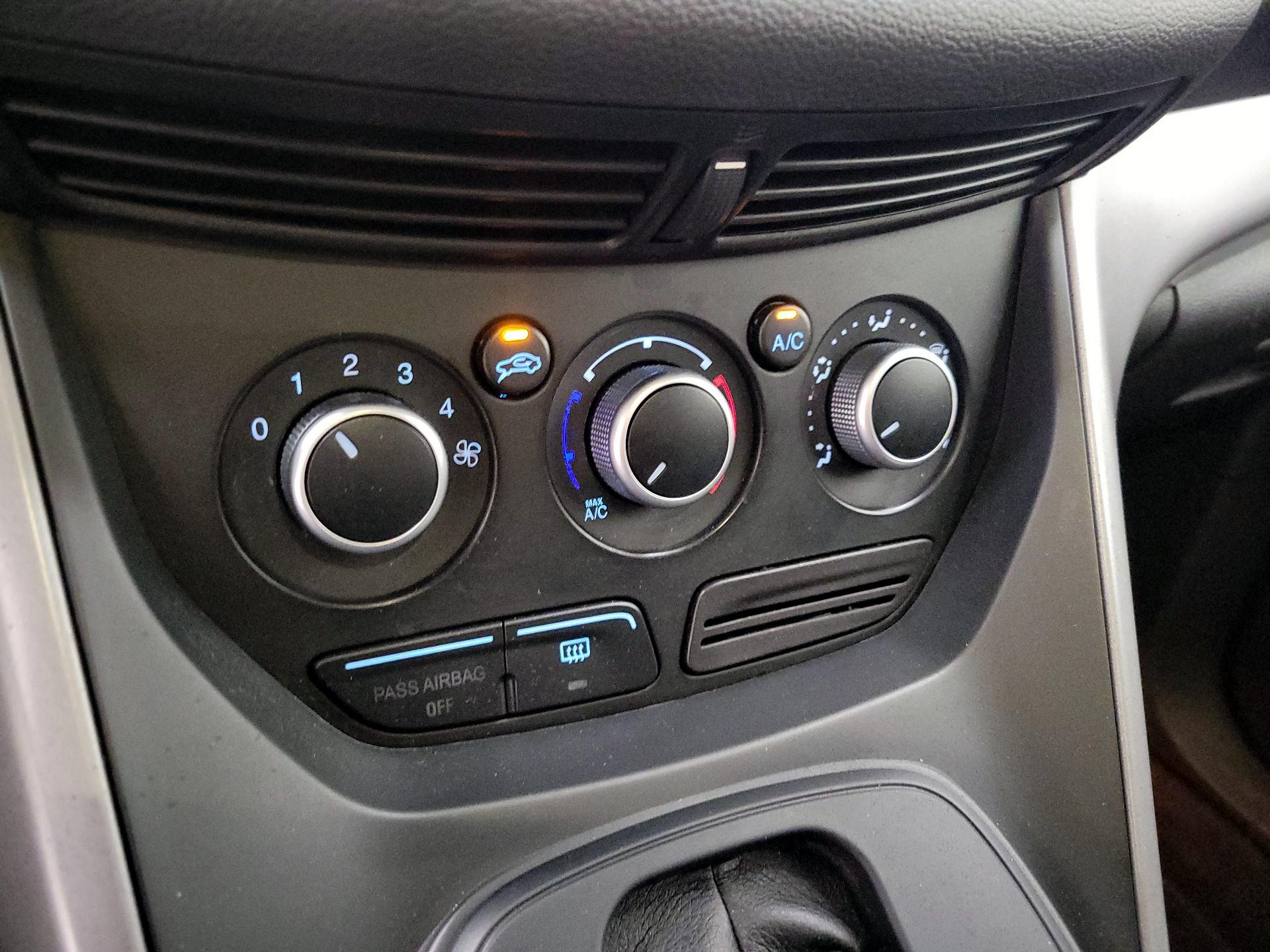 Thumbnail: 2014 Ford Escape - 16
