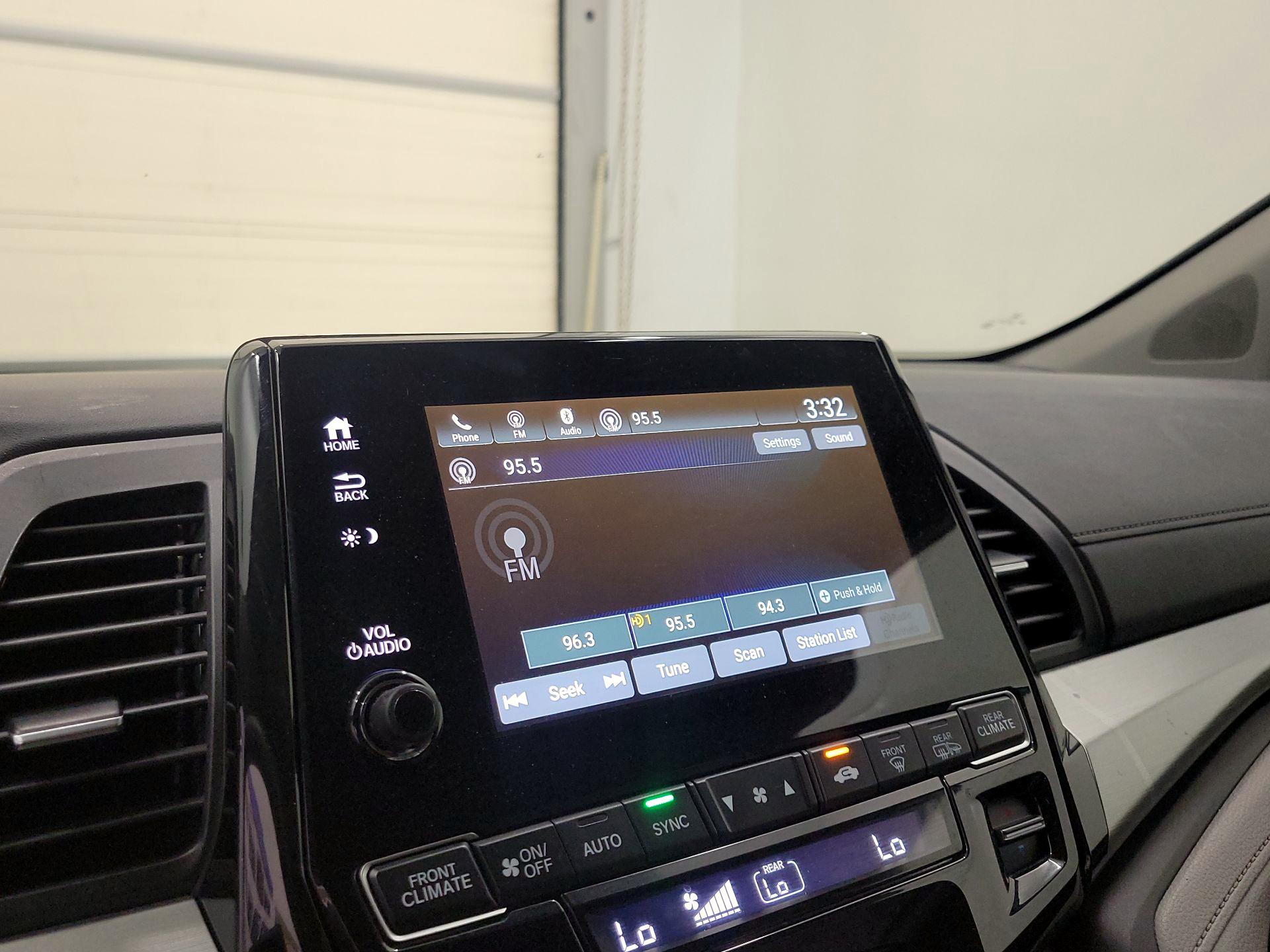 Thumbnail: 2019 Honda Odyssey - 15