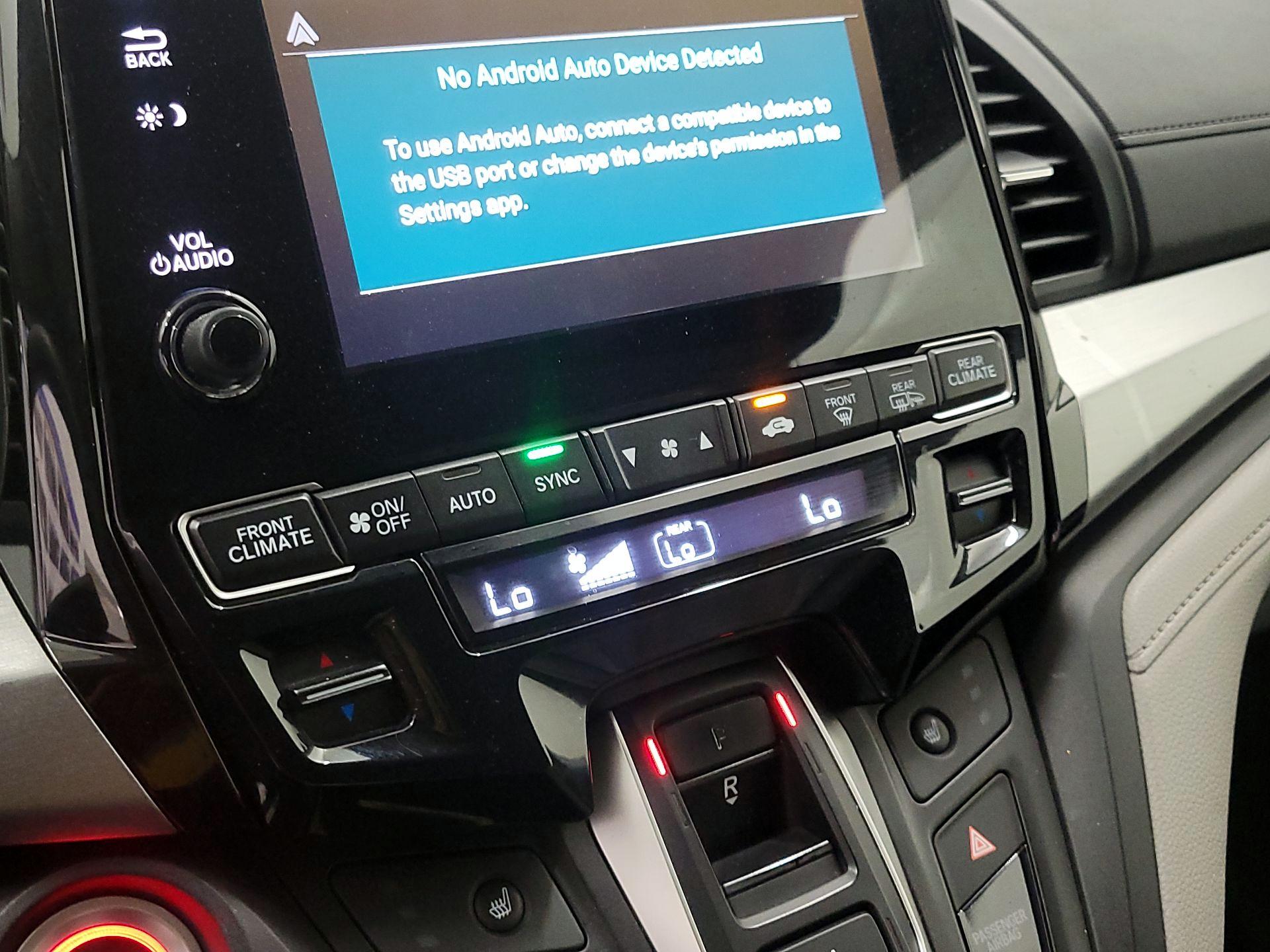 Thumbnail: 2019 Honda Odyssey - 16