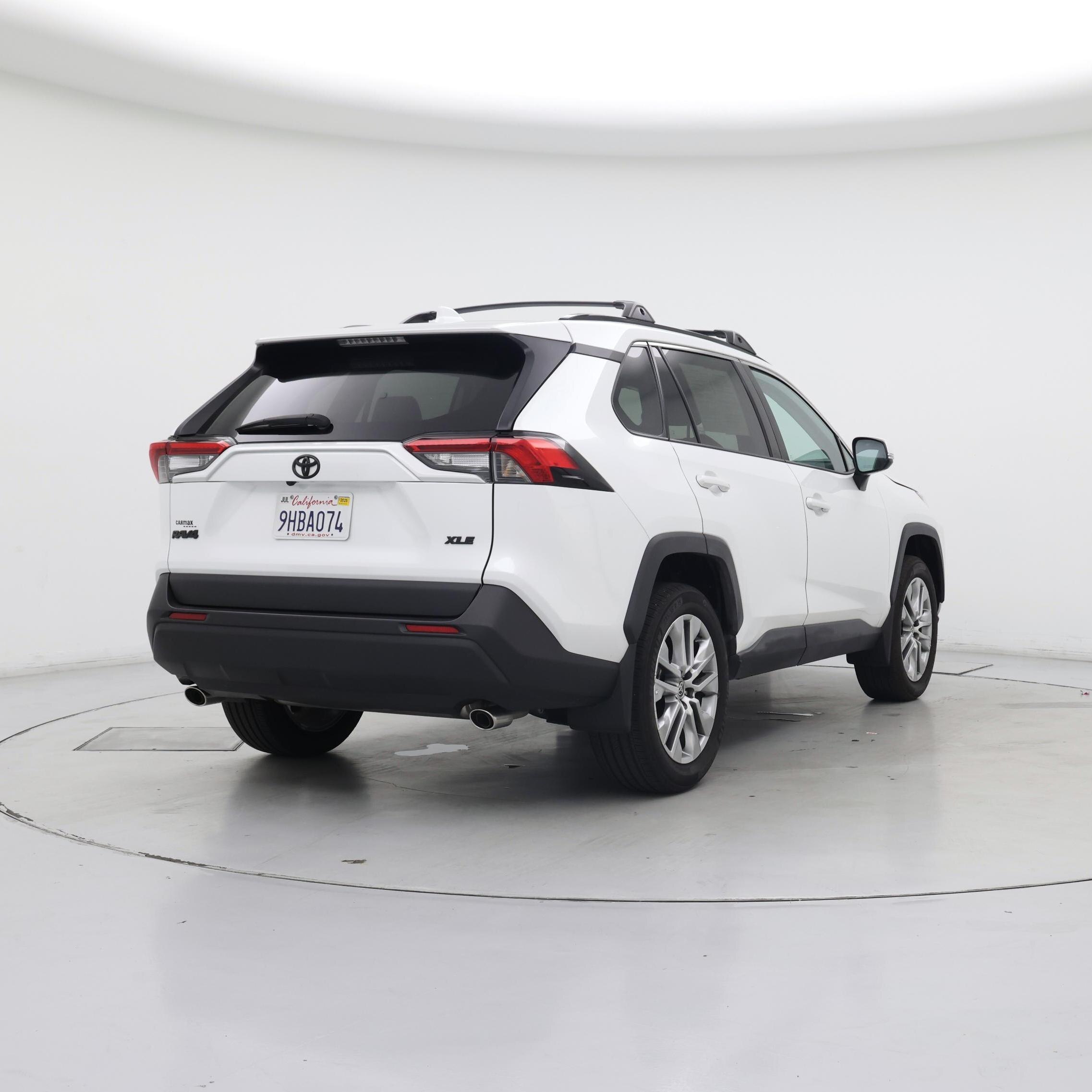 Thumbnail: 2023 Toyota RAV4 - 8