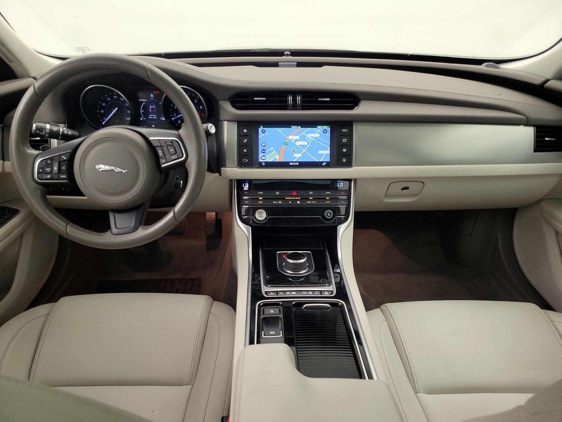 Thumbnail: 2017 Jaguar XF - 9