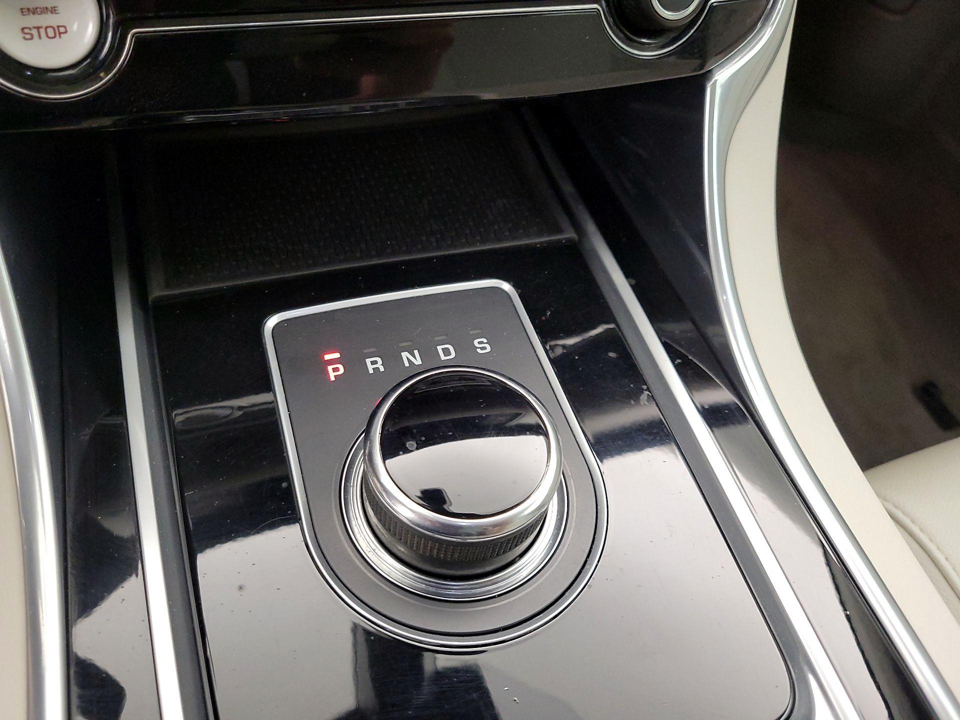 Thumbnail: 2017 Jaguar XF - 18