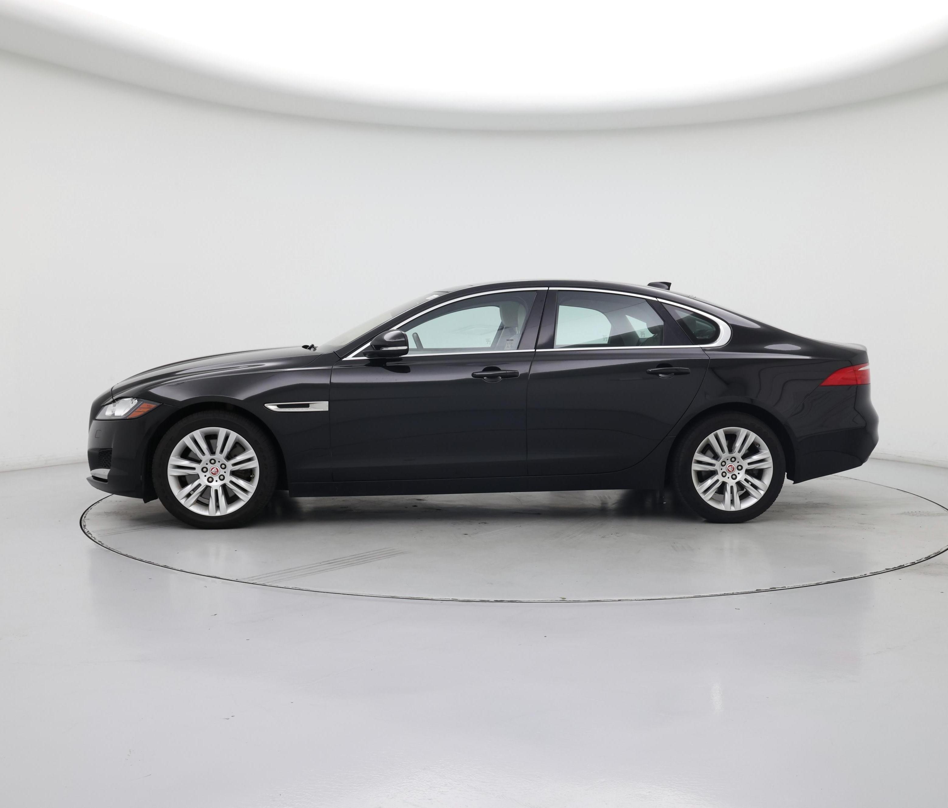 Thumbnail: 2017 Jaguar XF - 3