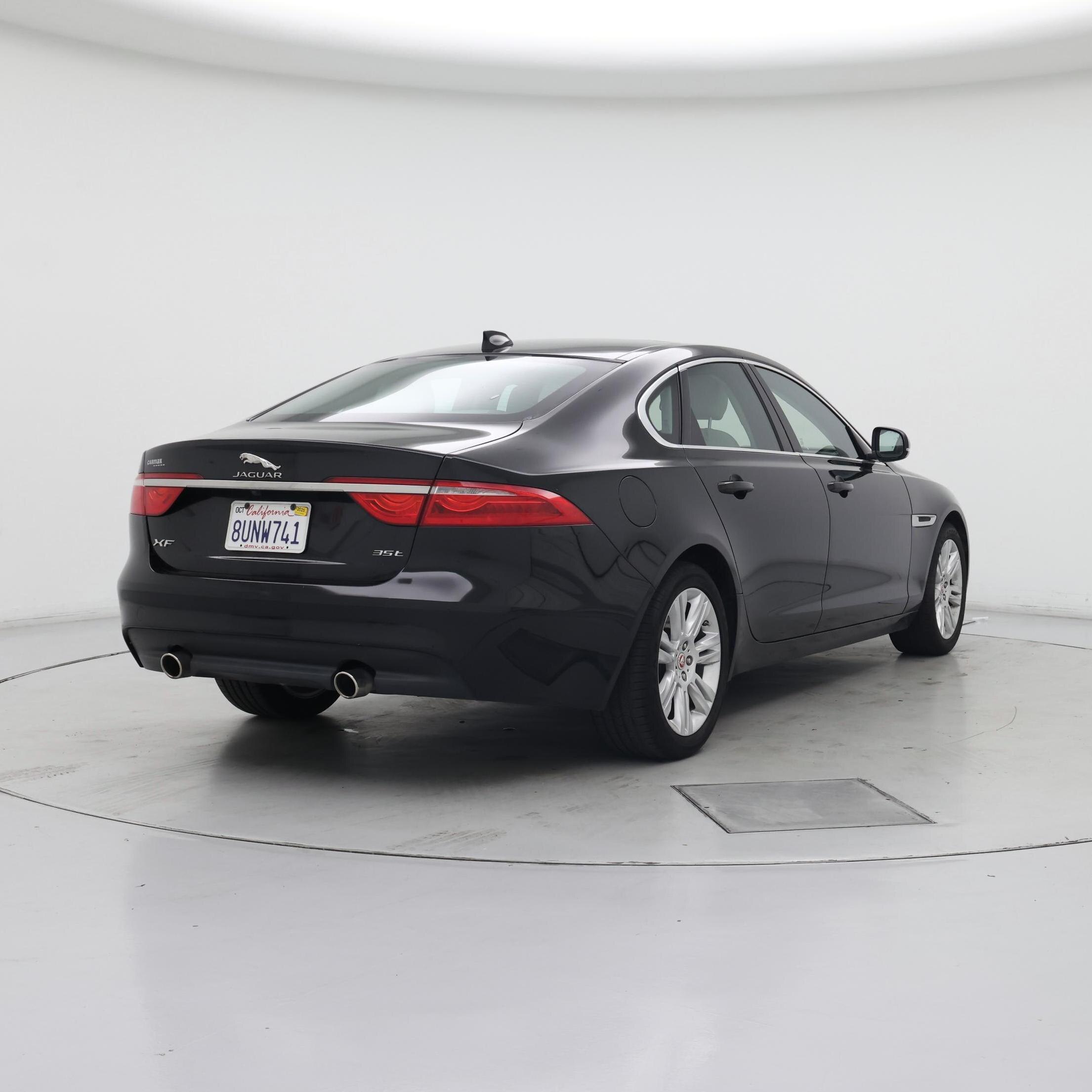 Thumbnail: 2017 Jaguar XF - 8