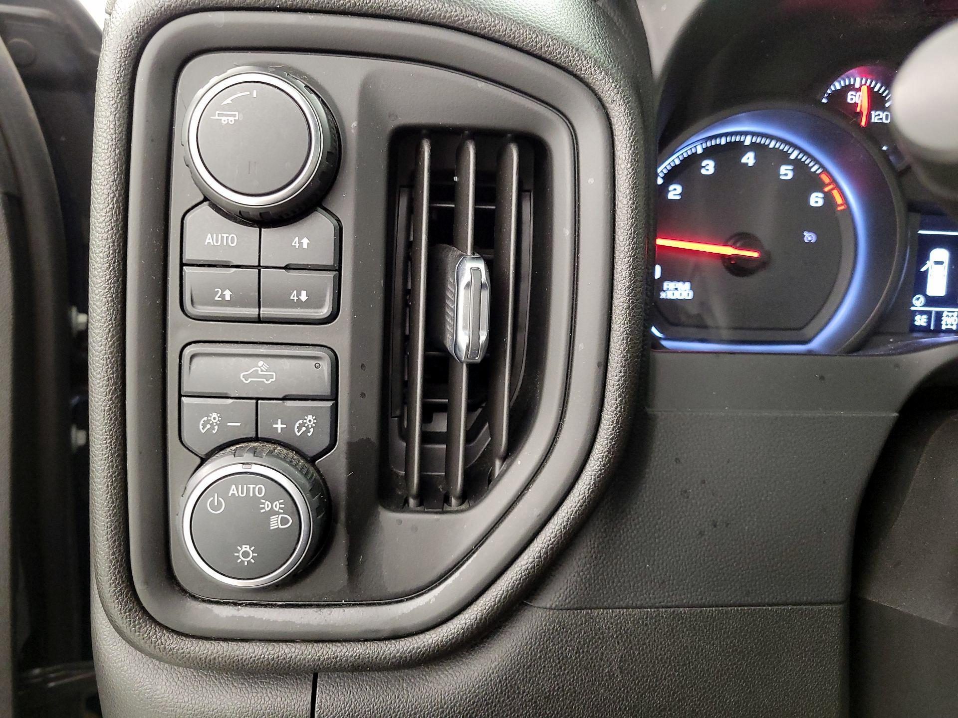 Thumbnail: 2021 Chevrolet Silverado 1500 - 13