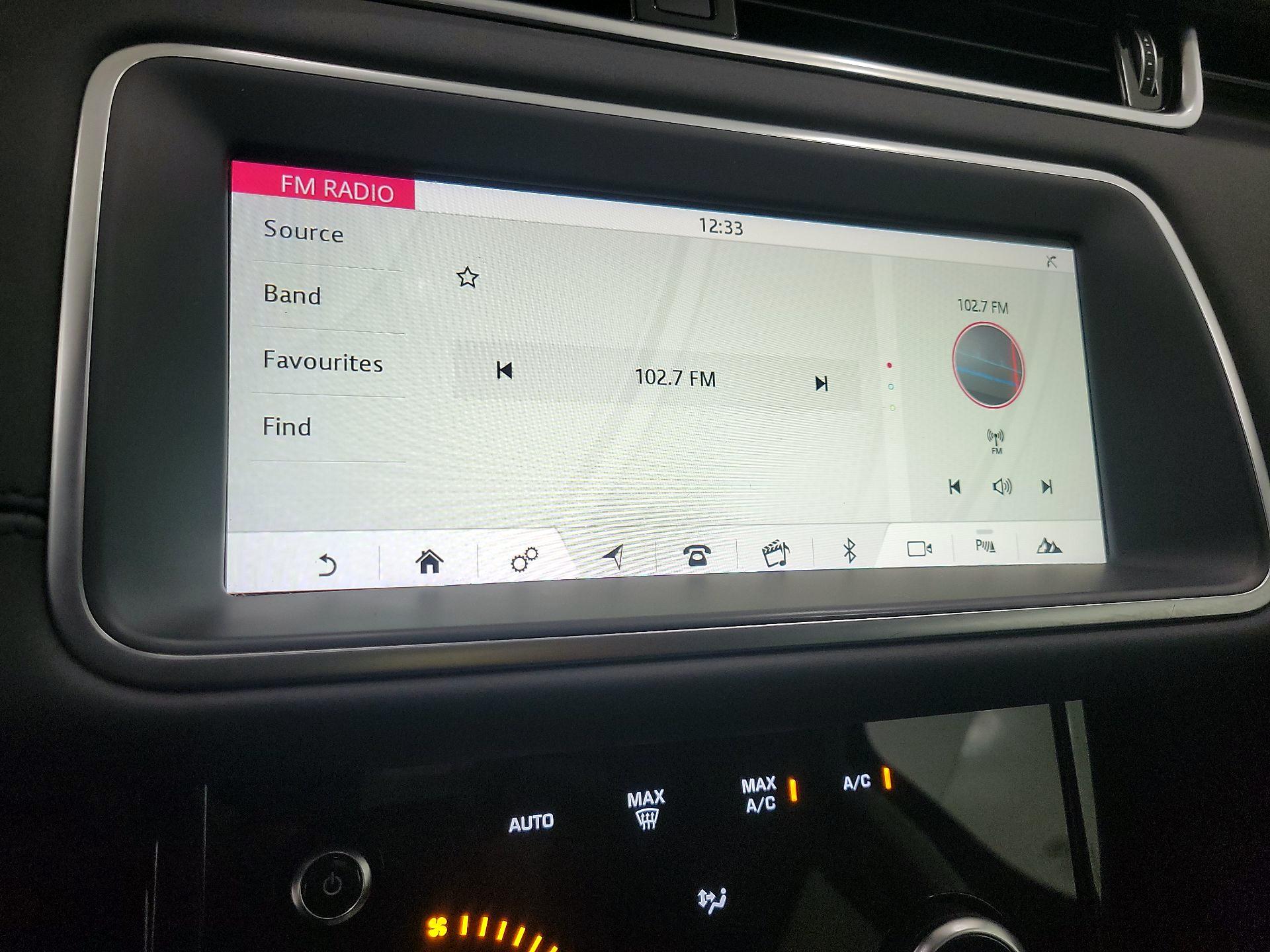 Thumbnail: 2020 Land Rover Range Rover Evoque - 16