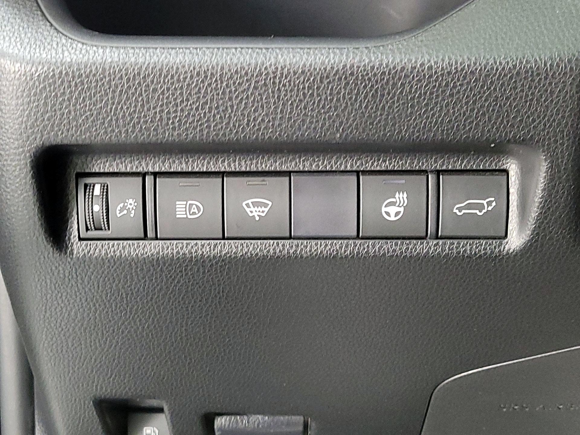 Thumbnail: 2020 Toyota RAV4 - 13