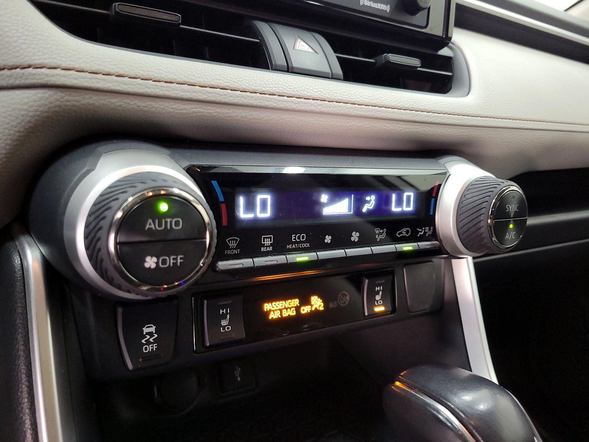 Thumbnail: 2020 Toyota RAV4 - 16