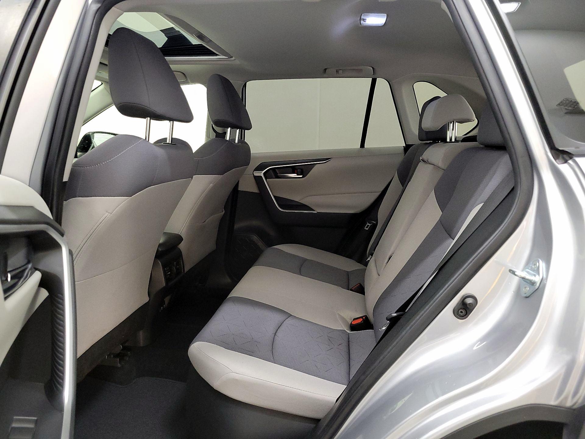 Thumbnail: 2020 Toyota RAV4 - 20