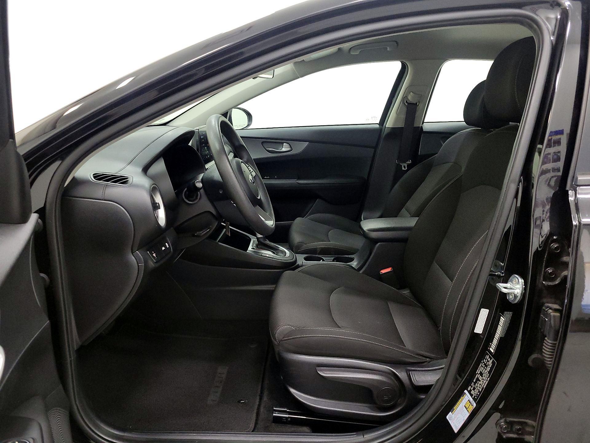 Thumbnail: 2021 Kia Forte - 11
