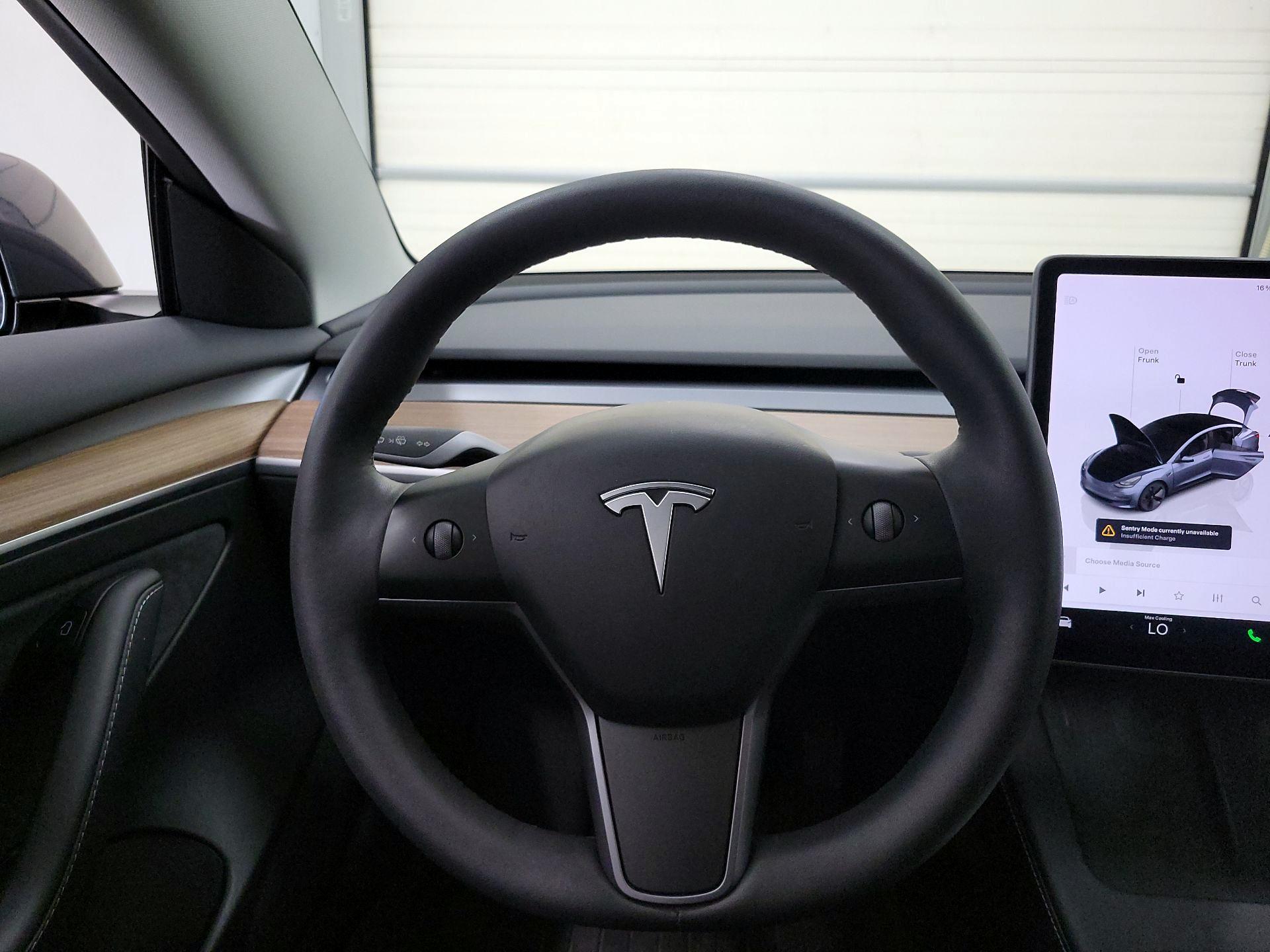 Thumbnail: 2023 Tesla Model 3 - 10