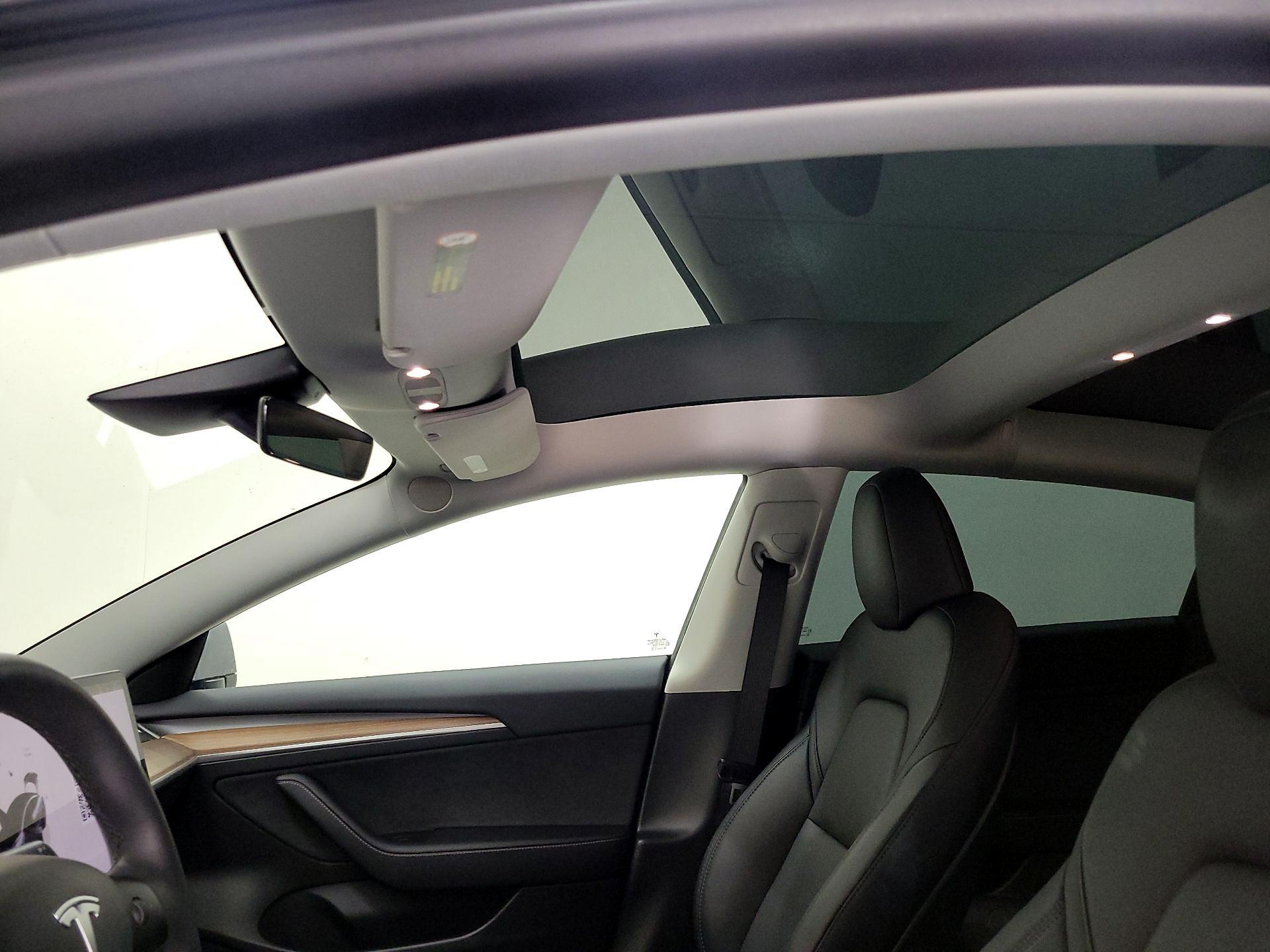 Thumbnail: 2023 Tesla Model 3 - 18