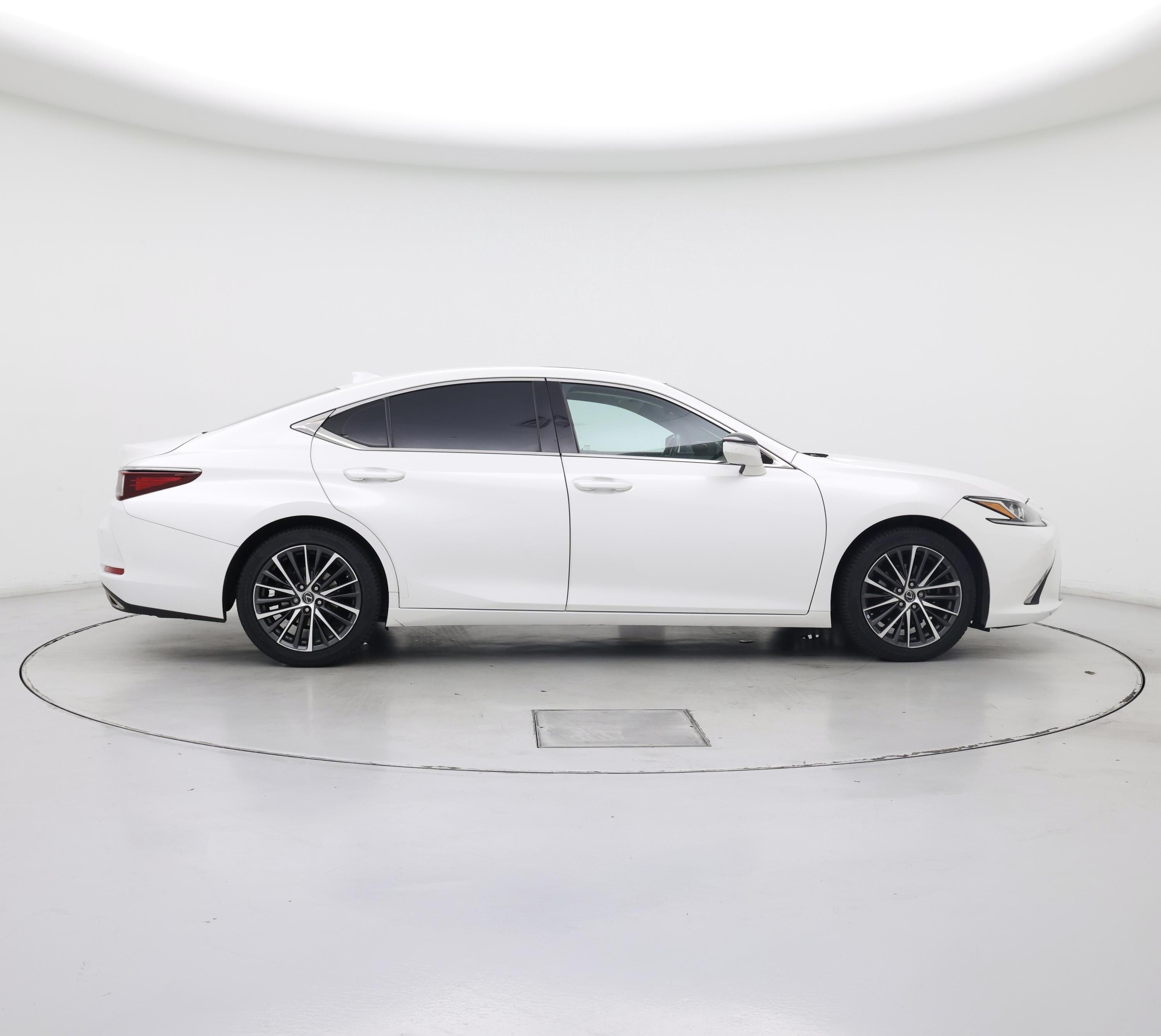 Thumbnail: 2022 Lexus ES - 7