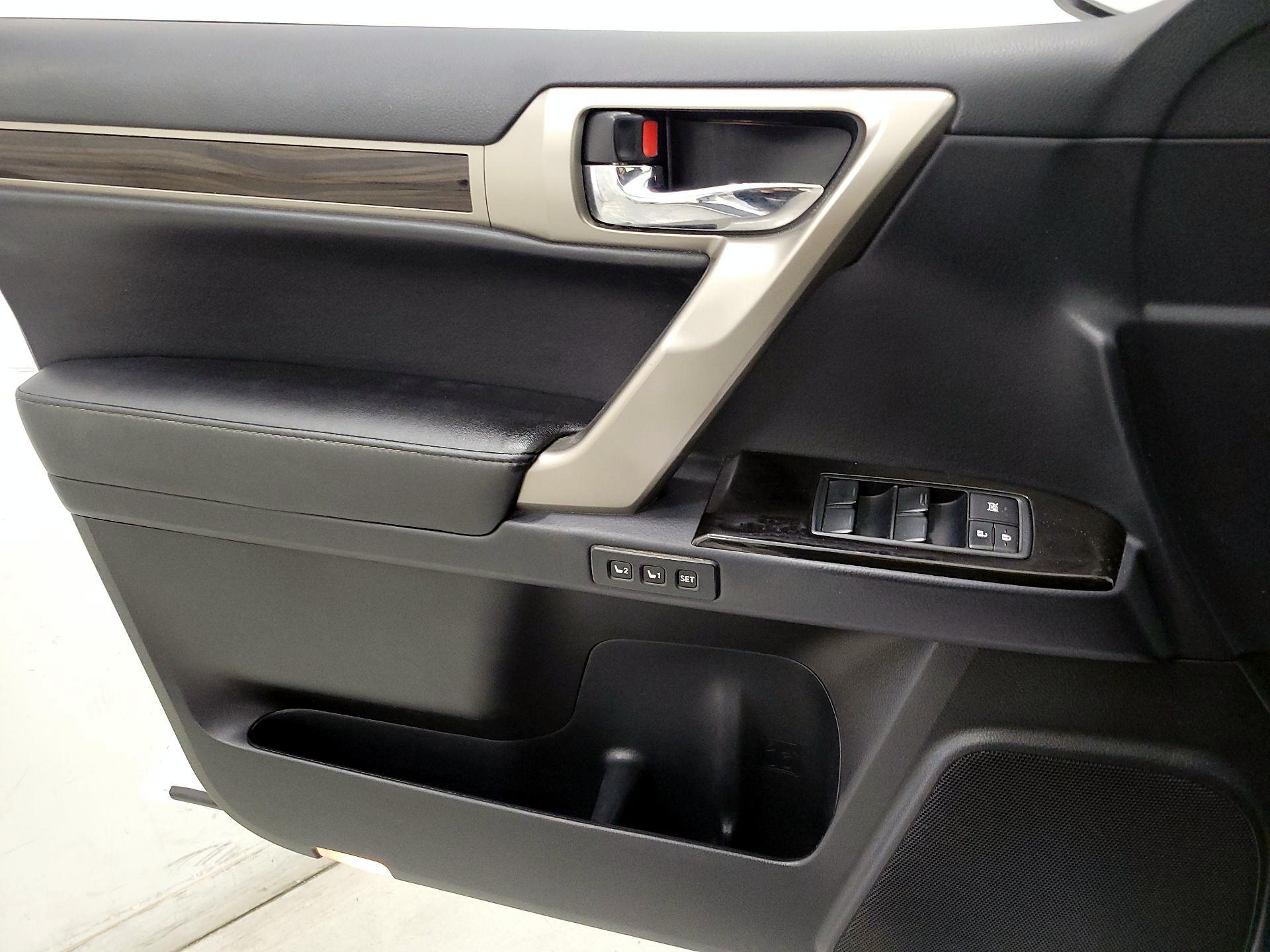 Thumbnail: 2016 Lexus GX - 12