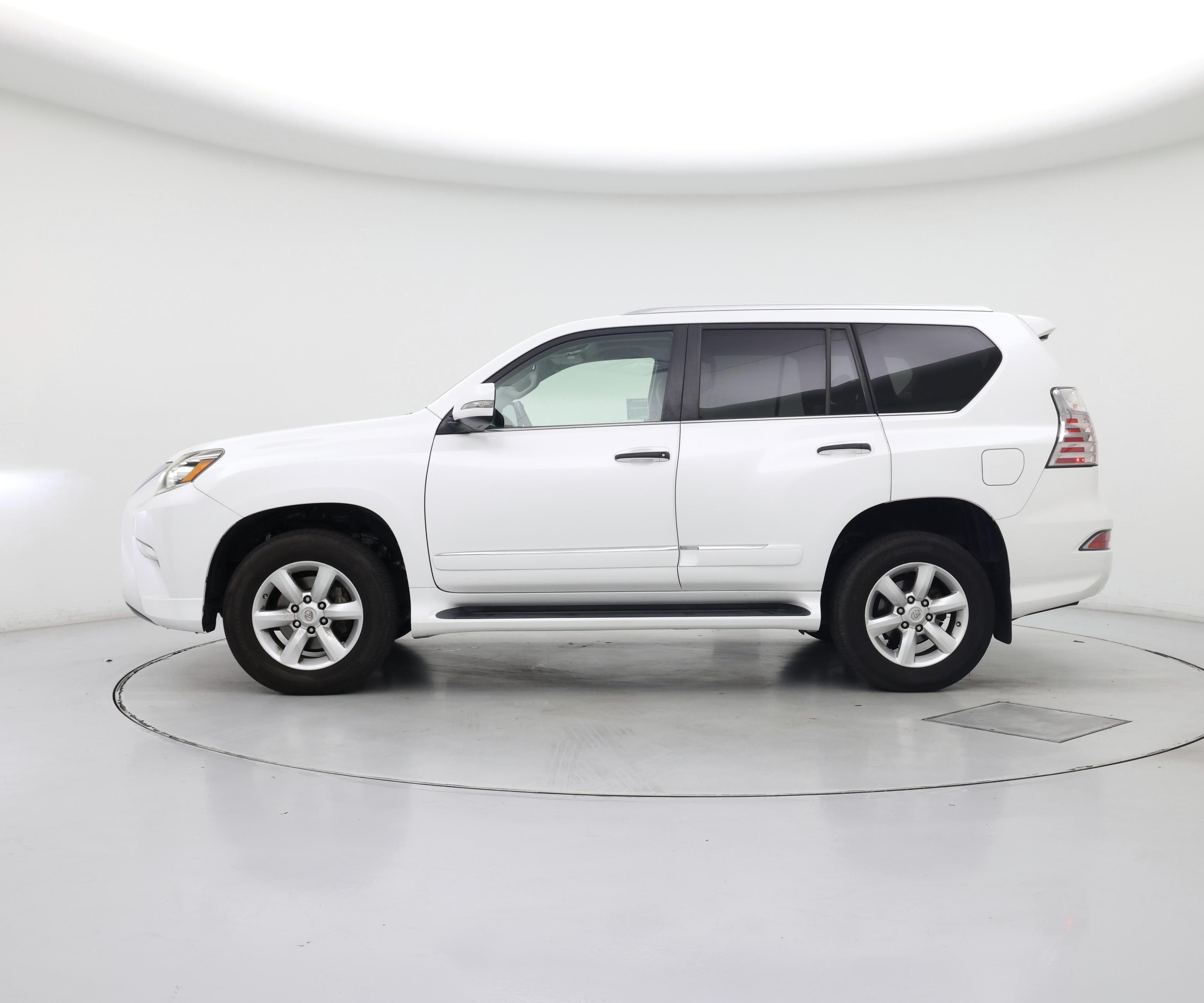 Thumbnail: 2016 Lexus GX - 3