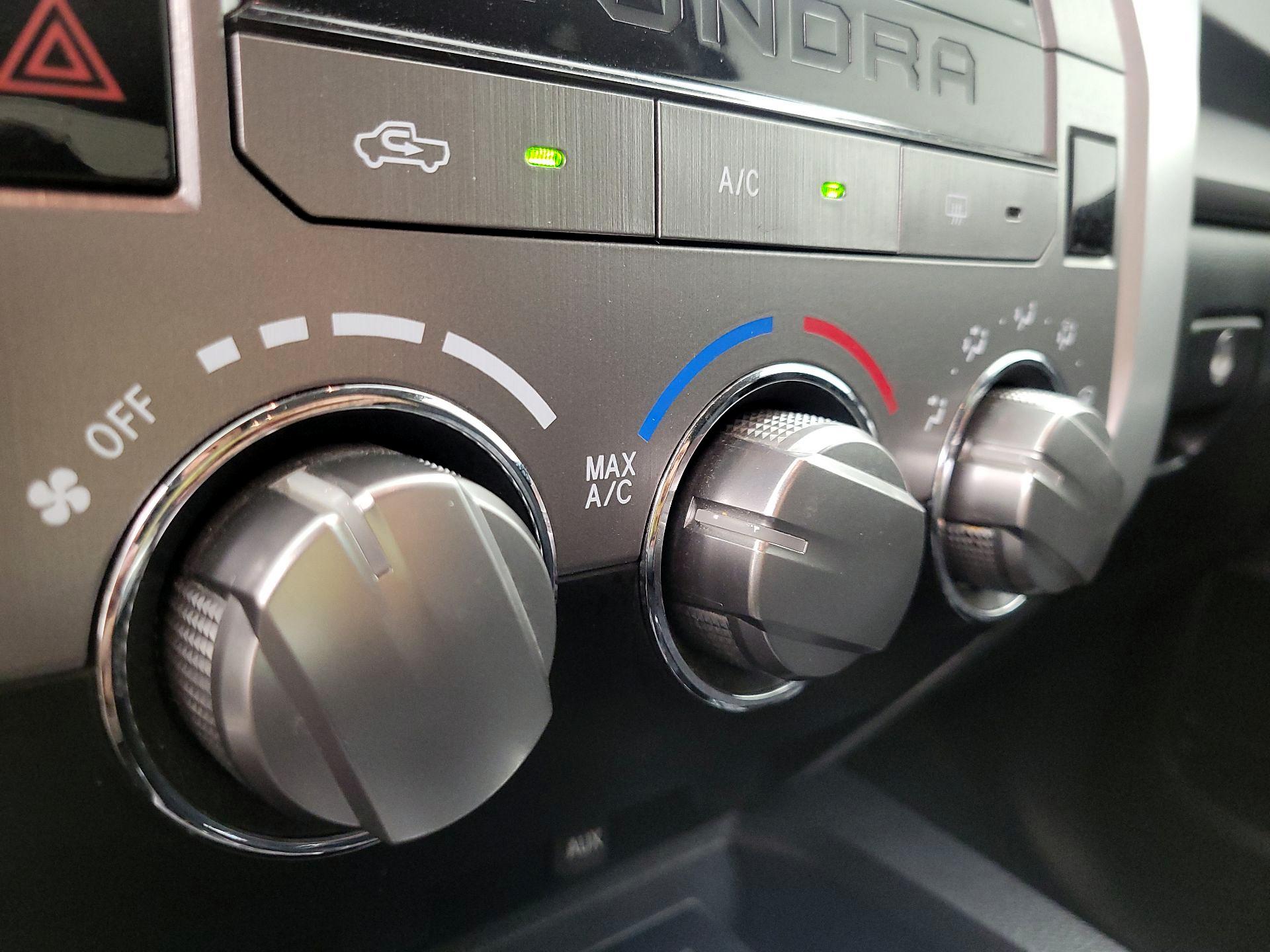 Thumbnail: 2016 Toyota Tundra - 16