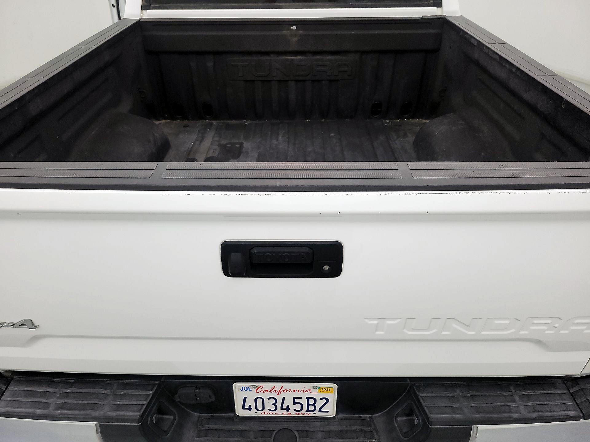 Thumbnail: 2016 Toyota Tundra - 20