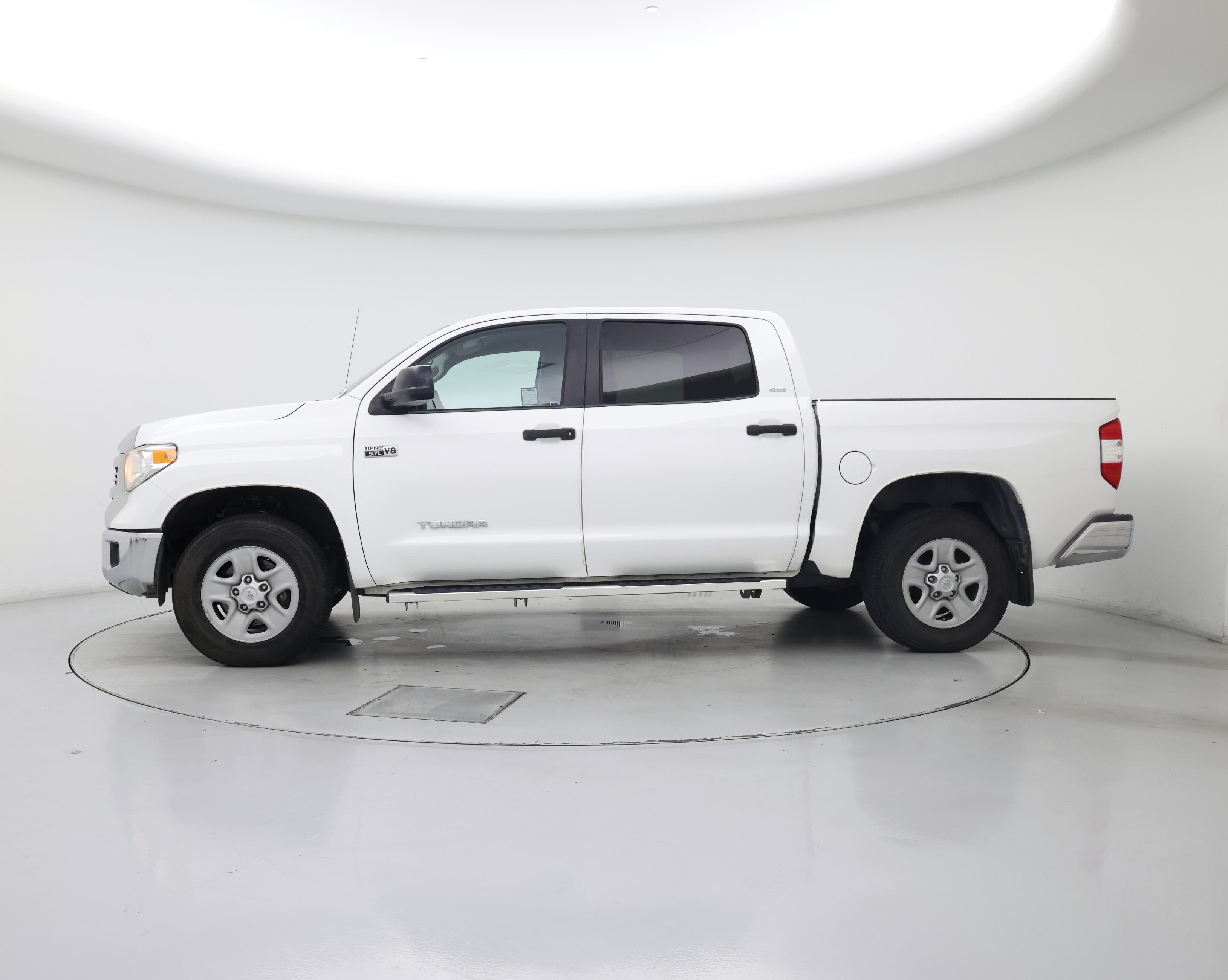 Thumbnail: 2016 Toyota Tundra - 3