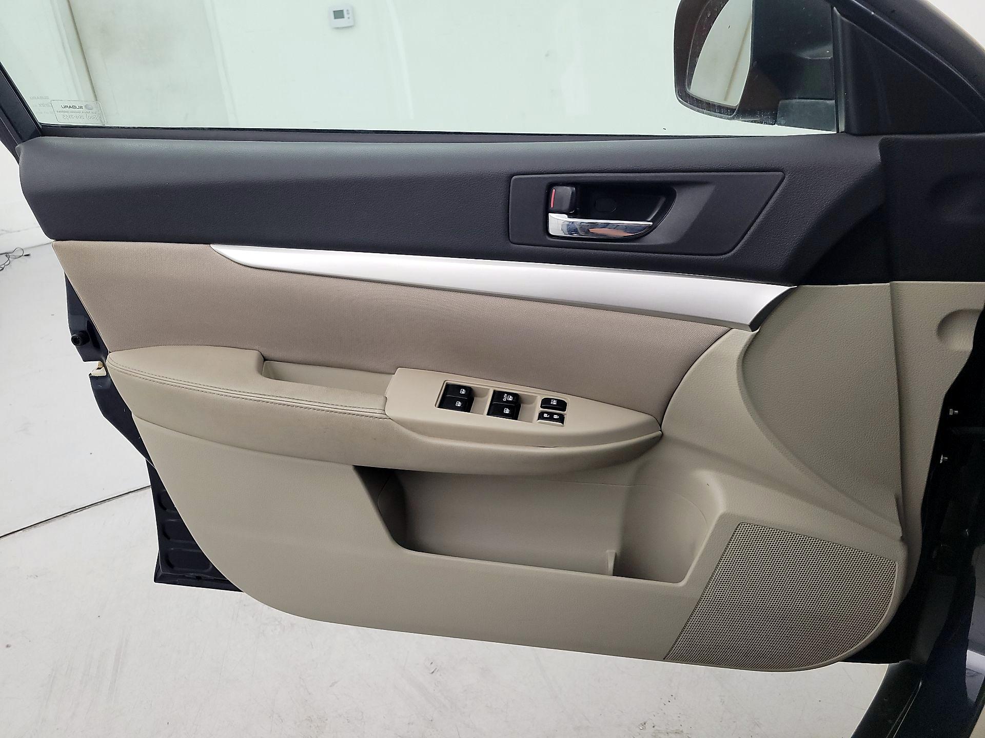 Thumbnail: 2013 Subaru Outback - 12