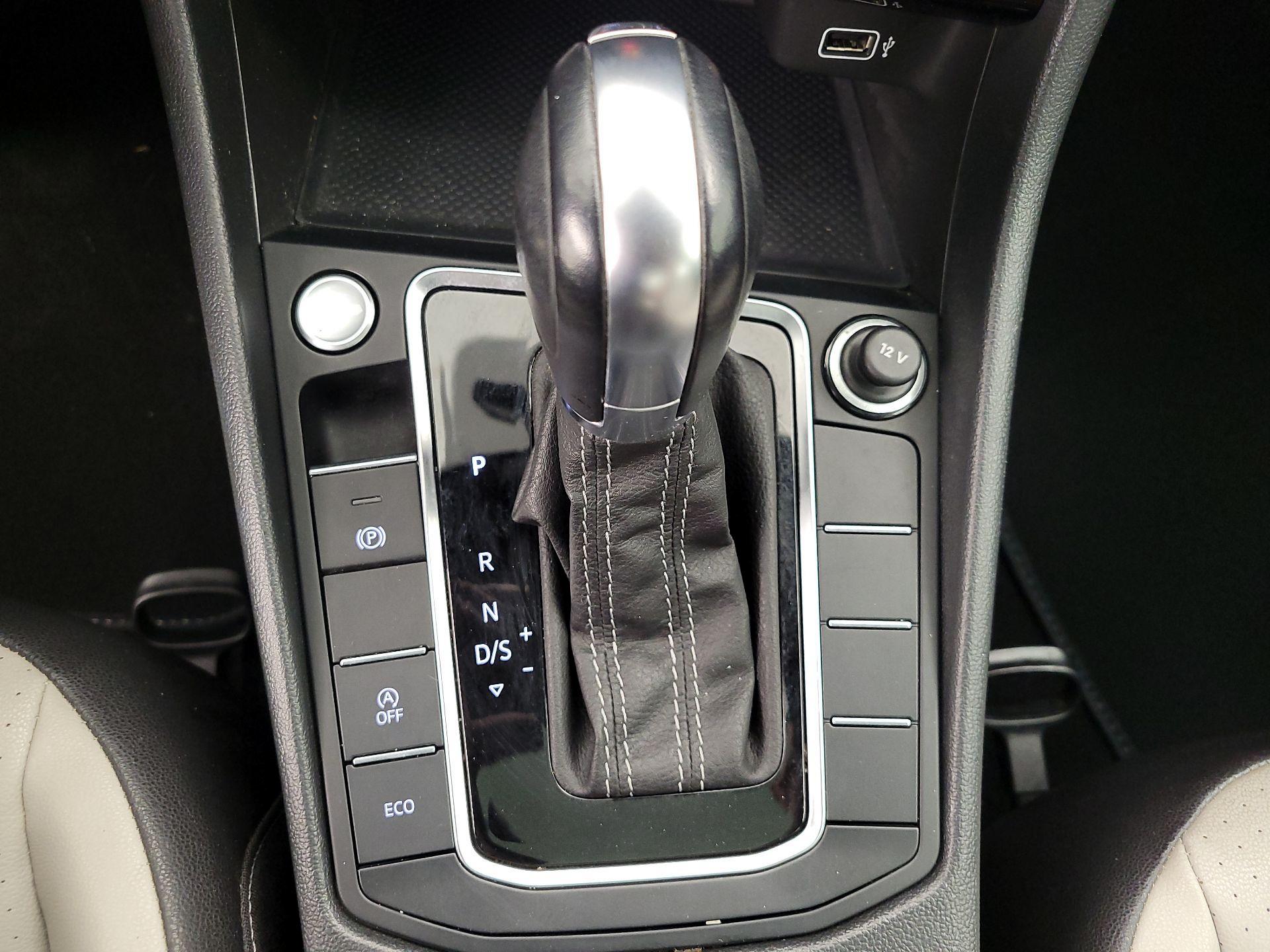 Thumbnail: 2019 Volkswagen Jetta - 17