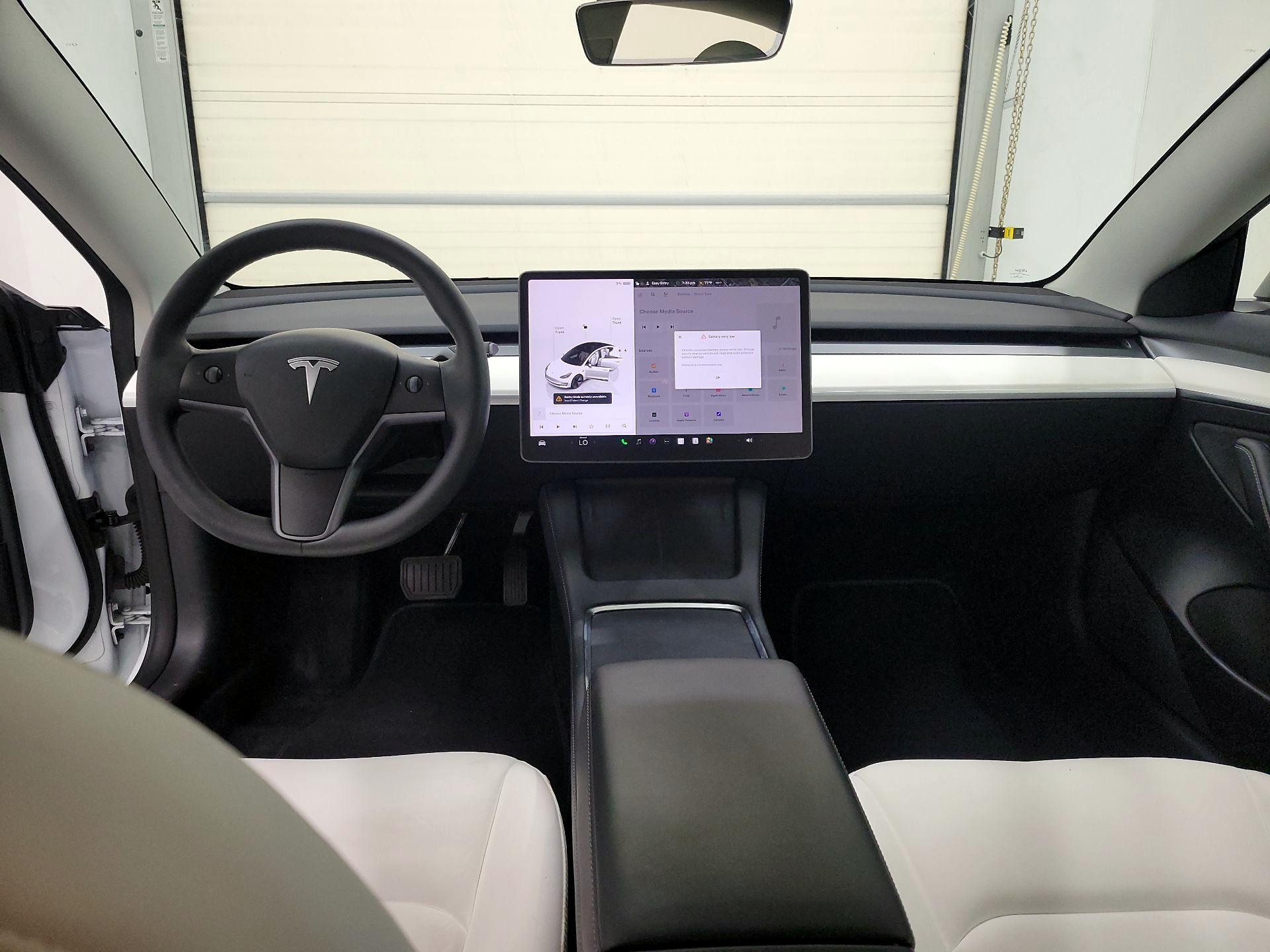Thumbnail: 2023 Tesla Model 3 - 9