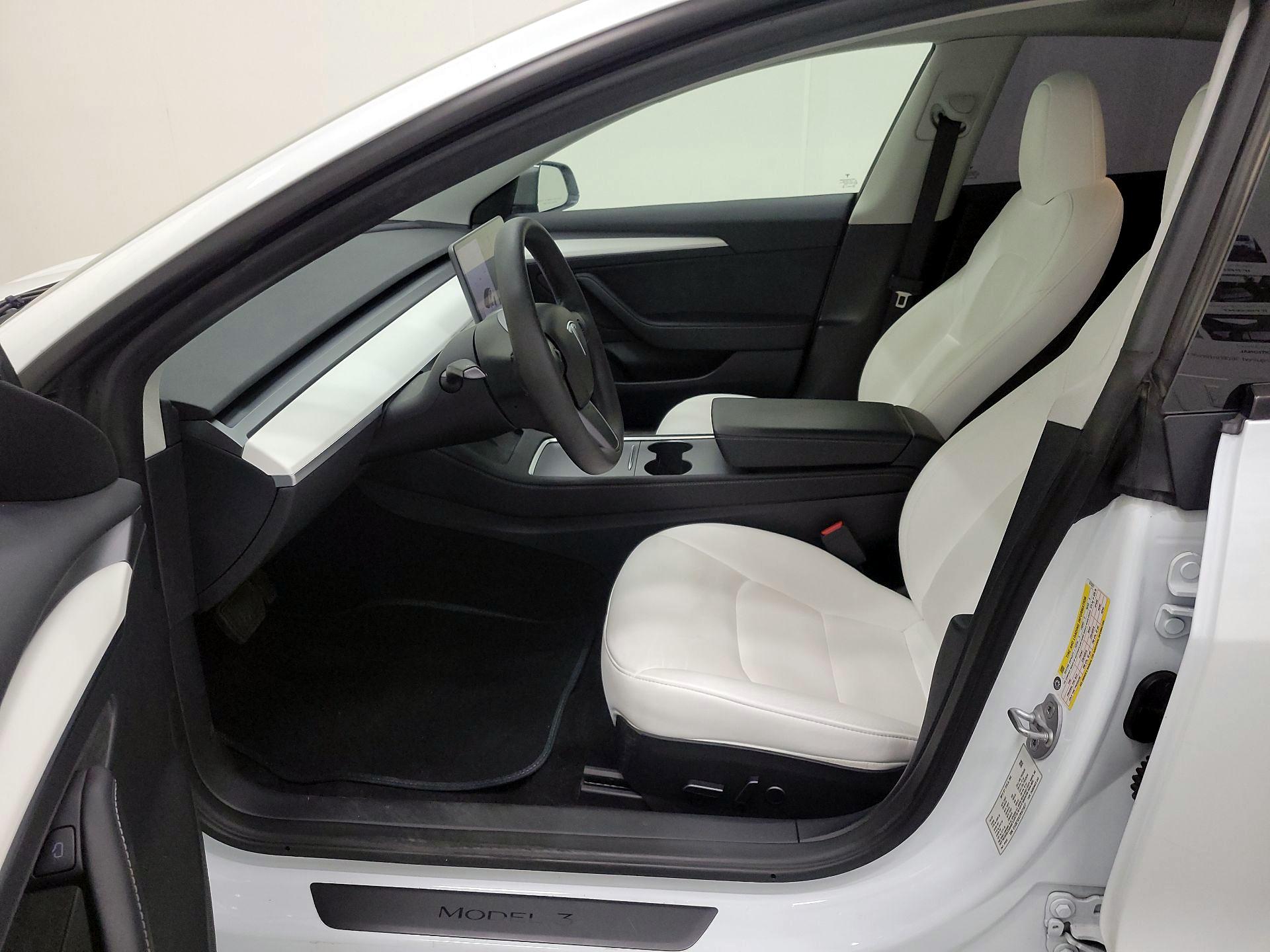 Thumbnail: 2023 Tesla Model 3 - 11