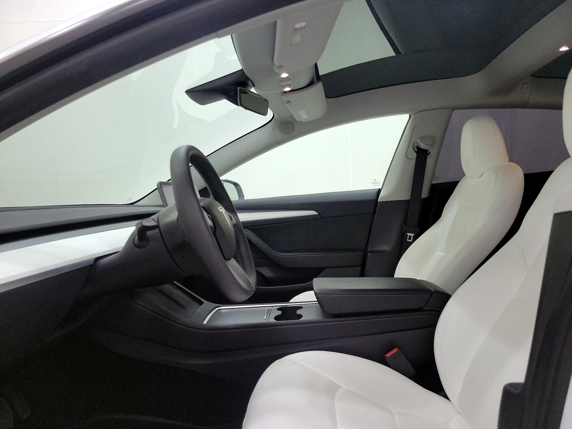 Thumbnail: 2023 Tesla Model 3 - 17