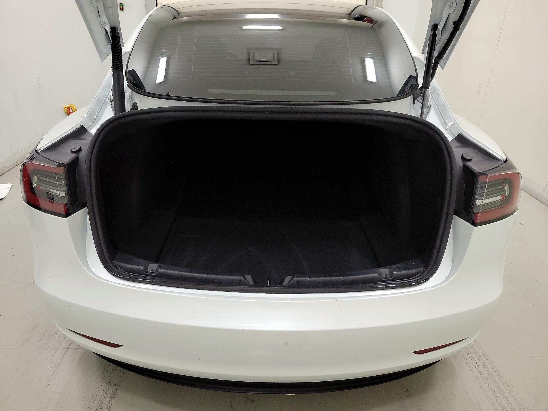 Thumbnail: 2023 Tesla Model 3 - 19