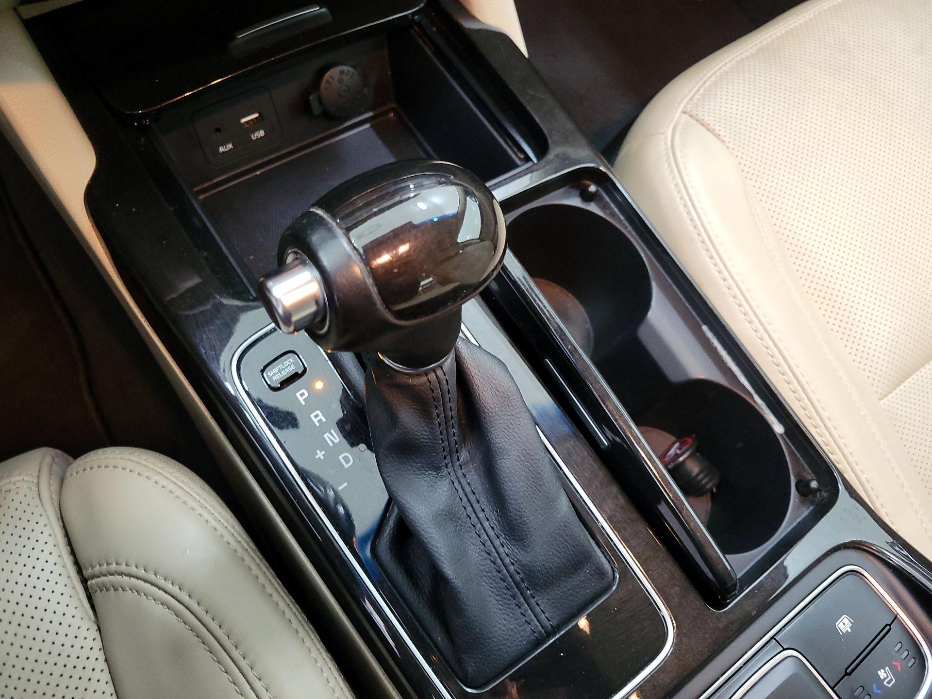 Thumbnail: 2016 Kia Cadenza - 17