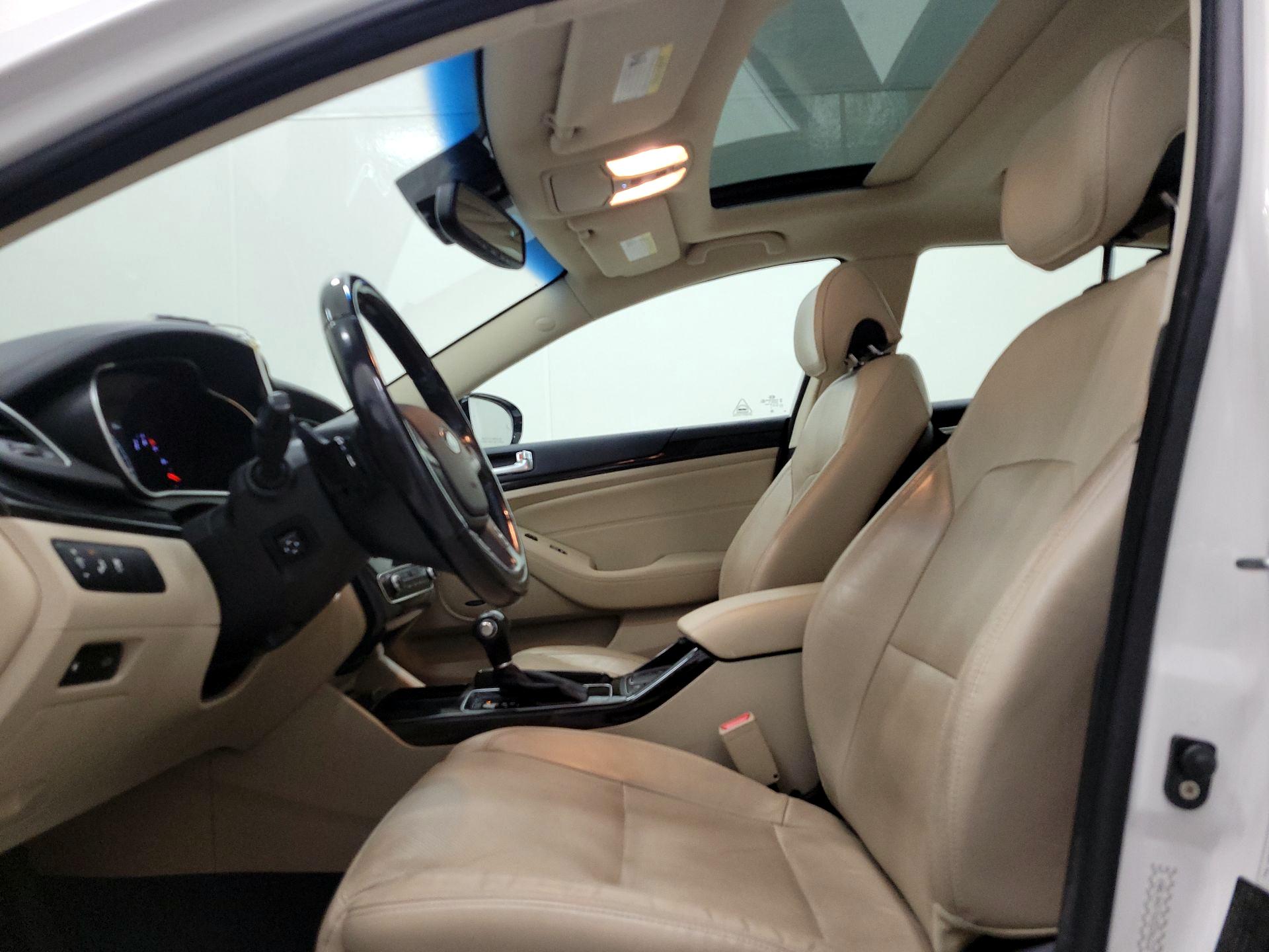 Thumbnail: 2016 Kia Cadenza - 19
