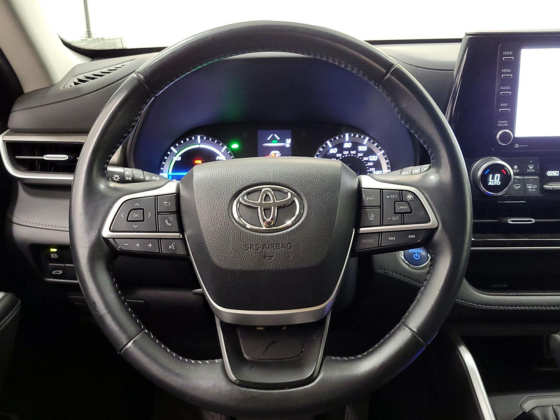 Thumbnail: 2022 Toyota Highlander - 10